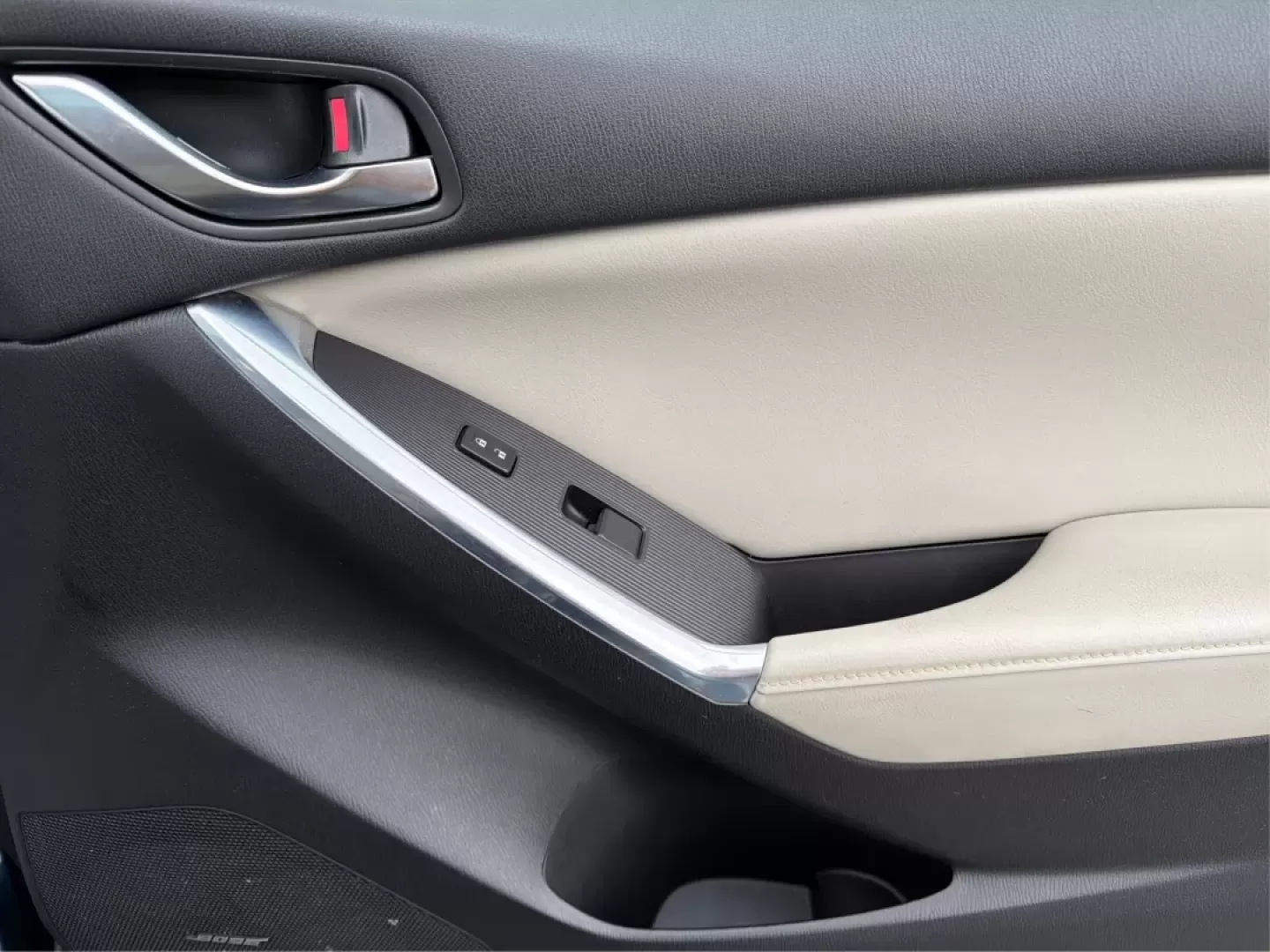 2015 Mazda CX-5 Grand Touring (JM3KE2DY9F0) with an SKYACTIV-G 2.5L I-4 gasoline direct injection engine, located at 1951 S Dayton Lakeview Rd., New Carlisle, OH, 45344, (937) 908-9800, 39.890999, -84.050255 - **Discover Adventure with the 2015 Mazda CX-5 at Advantage Car and Credit New Carlisle!**<br /> <br /> Are you ready to elevate your driving experience? Whether you're a growing family in need of space, a commuter looking for reliability, or an adventurer seeking the perfect weekend getaway vehicle - Photo#19