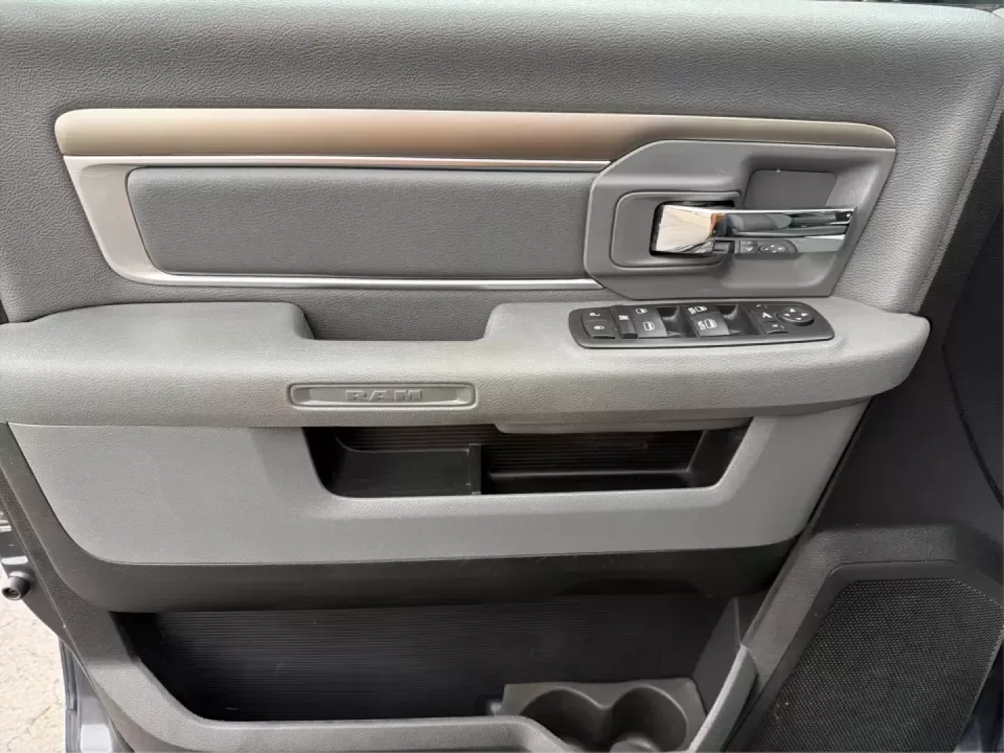 2016 Ram 1500 Big Horn (1C6RR7TTXGS) with an 5.7L V8 OHV 16V engine, 6A transmission, located at 401 Woodman Dr, Riverside, OH, 45431, (937) 908-9800, 39.760899, -84.123421 - **Elevate Your Adventures with the 2016 Ram 1500 Big Horn - Perfect for Any Lifestyle!**<br /> <br /> Are you ready to transform your daily commute or weekend outings? The 2016 Ram 1500 Big Horn is not just a truck; it's a lifestyle enhancer that brings both comfort and capability together seamlessl - Photo#18