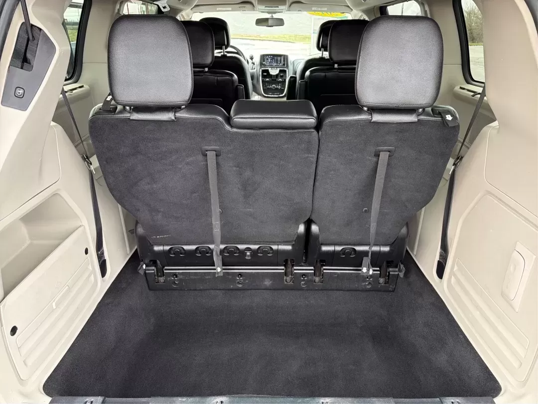 2015 Chrysler Town and Country Touring (2C4RC1BGXFR) with an 3.6L V-6 DOHC engine, located at 401 Woodman Dr, Riverside, OH, 45431, (937) 908-9800, 39.760899, -84.123421 - Are you a growing family searching for the perfect vehicle that effortlessly balances comfort, space, and style? Look no further! Advantage Car and Credit in Riverside, OH, is thrilled to present this stunning **2015 Chrysler Town and Country Touring**, designed for family adventures and daily com - Photo#12