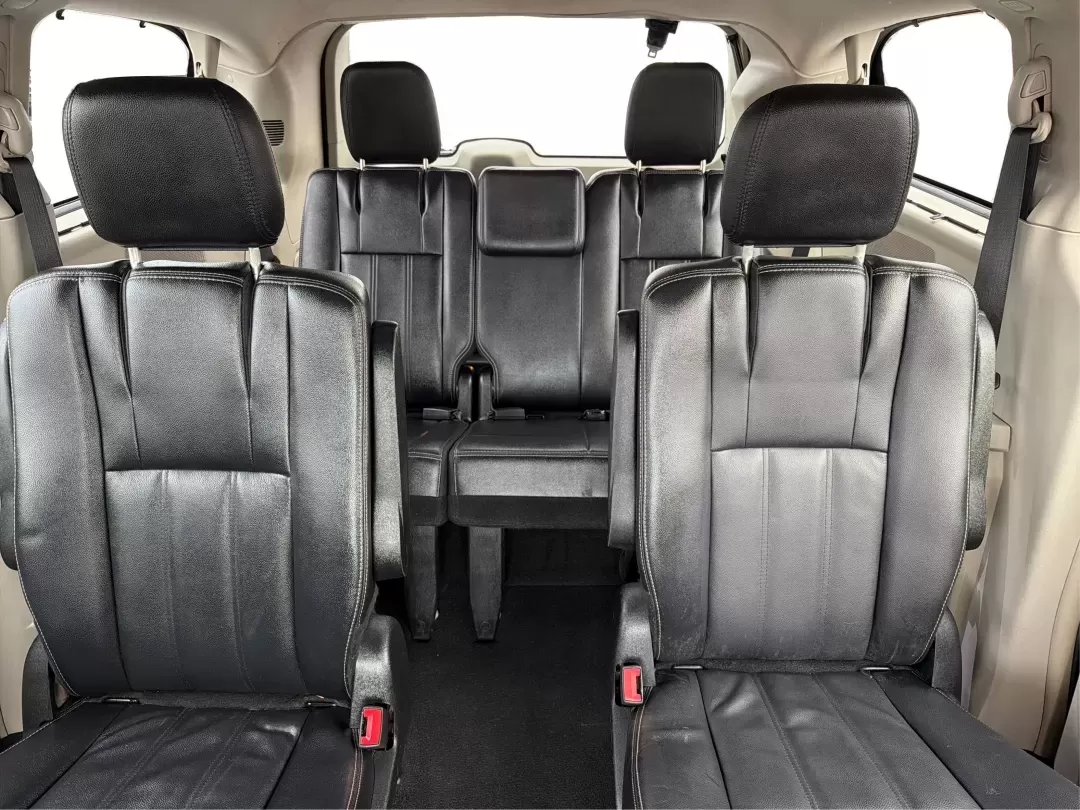 2015 Chrysler Town and Country Touring (2C4RC1BGXFR) with an 3.6L V-6 DOHC engine, located at 401 Woodman Dr, Riverside, OH, 45431, (937) 908-9800, 39.760899, -84.123421 - Are you a growing family searching for the perfect vehicle that effortlessly balances comfort, space, and style? Look no further! Advantage Car and Credit in Riverside, OH, is thrilled to present this stunning **2015 Chrysler Town and Country Touring**, designed for family adventures and daily com - Photo#14