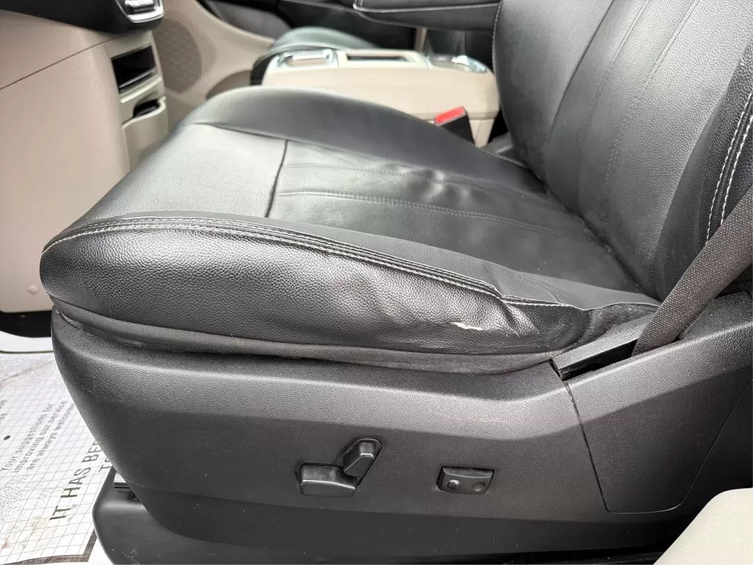 2015 Chrysler Town and Country Touring (2C4RC1BGXFR) with an 3.6L V-6 DOHC engine, located at 401 Woodman Dr, Riverside, OH, 45431, (937) 908-9800, 39.760899, -84.123421 - Are you a growing family searching for the perfect vehicle that effortlessly balances comfort, space, and style? Look no further! Advantage Car and Credit in Riverside, OH, is thrilled to present this stunning **2015 Chrysler Town and Country Touring**, designed for family adventures and daily com - Photo#18