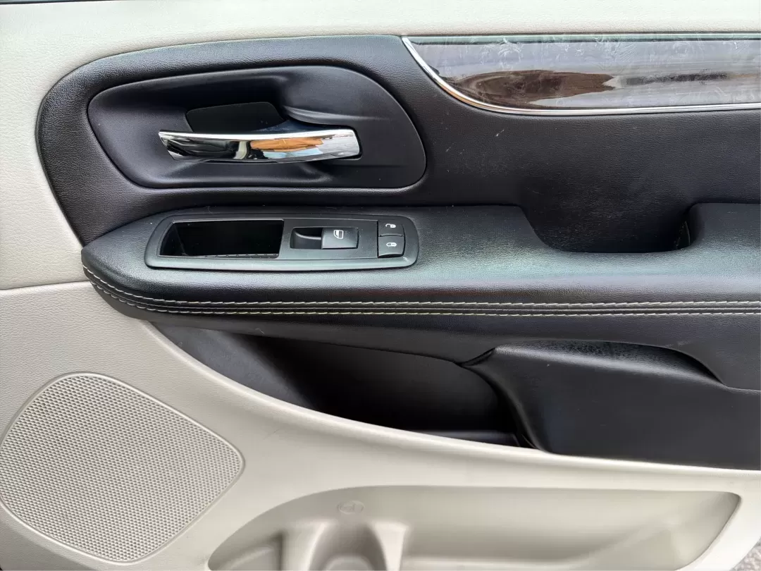 2015 Chrysler Town and Country Touring (2C4RC1BGXFR) with an 3.6L V-6 DOHC engine, located at 401 Woodman Dr, Riverside, OH, 45431, (937) 908-9800, 39.760899, -84.123421 - Are you a growing family searching for the perfect vehicle that effortlessly balances comfort, space, and style? Look no further! Advantage Car and Credit in Riverside, OH, is thrilled to present this stunning **2015 Chrysler Town and Country Touring**, designed for family adventures and daily com - Photo#20