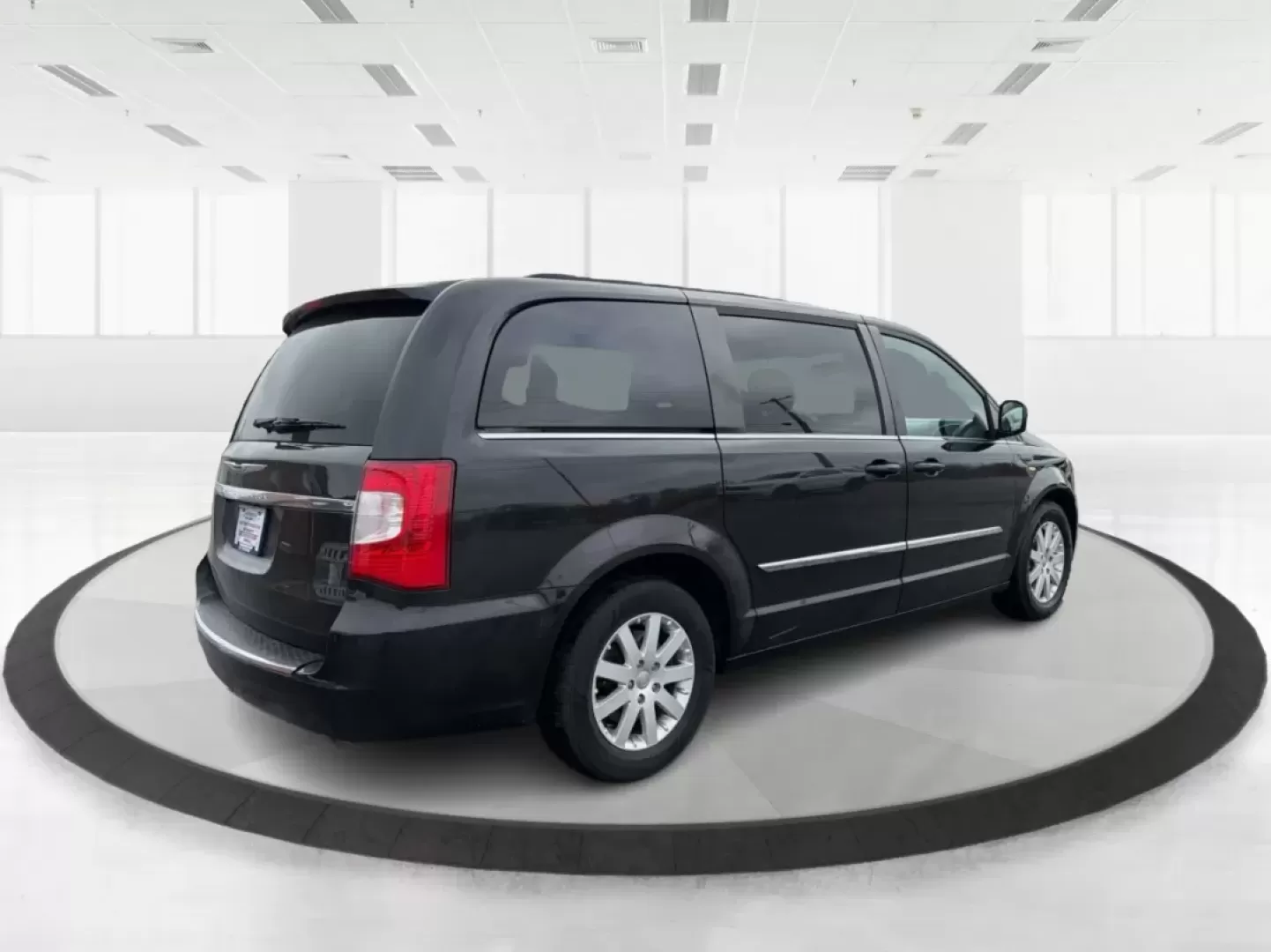 2015 Chrysler Town and Country Touring (2C4RC1BGXFR) with an 3.6L V-6 DOHC engine, 6-Speed Automatic transmission, located at 8750 N County Rd 25A, Piqua, OH, 45356, (937) 908-9800, 40.164391, -84.232513 - Are you a growing family searching for the perfect vehicle that effortlessly balances comfort, space, and style? Look no further! Advantage Car and Credit in Riverside, OH, is thrilled to present this stunning **2015 Chrysler Town and Country Touring**, designed for family adventures and daily com - Photo#2