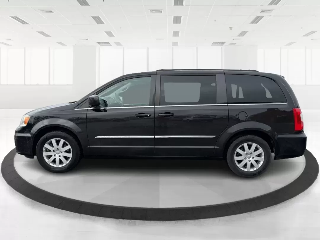 2015 Chrysler Town and Country Touring (2C4RC1BGXFR) with an 3.6L V-6 DOHC engine, 6-Speed Automatic transmission, located at 8750 N County Rd 25A, Piqua, OH, 45356, (937) 908-9800, 40.164391, -84.232513 - Are you a growing family searching for the perfect vehicle that effortlessly balances comfort, space, and style? Look no further! Advantage Car and Credit in Riverside, OH, is thrilled to present this stunning **2015 Chrysler Town and Country Touring**, designed for family adventures and daily com - Photo#5