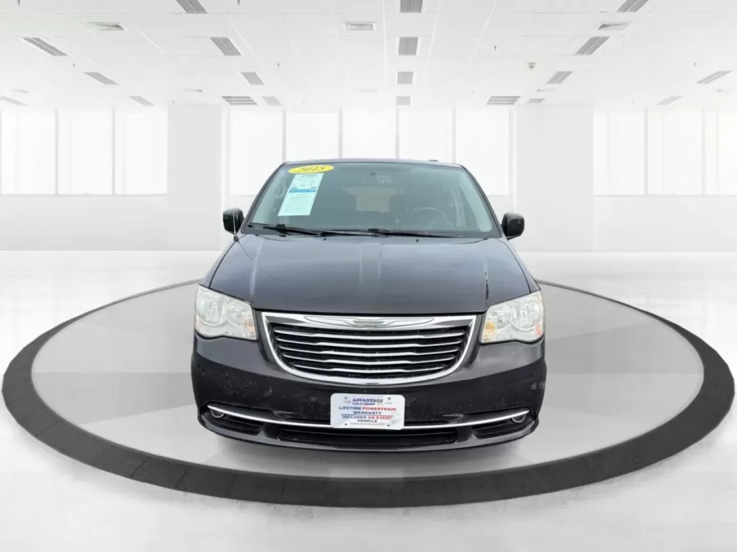 2015 Chrysler Town and Country Touring (2C4RC1BGXFR) with an 3.6L V-6 DOHC engine, 6-Speed Automatic transmission, located at 8750 N County Rd 25A, Piqua, OH, 45356, (937) 908-9800, 40.164391, -84.232513 - Are you a growing family searching for the perfect vehicle that effortlessly balances comfort, space, and style? Look no further! Advantage Car and Credit in Riverside, OH, is thrilled to present this stunning **2015 Chrysler Town and Country Touring**, designed for family adventures and daily com - Photo#7