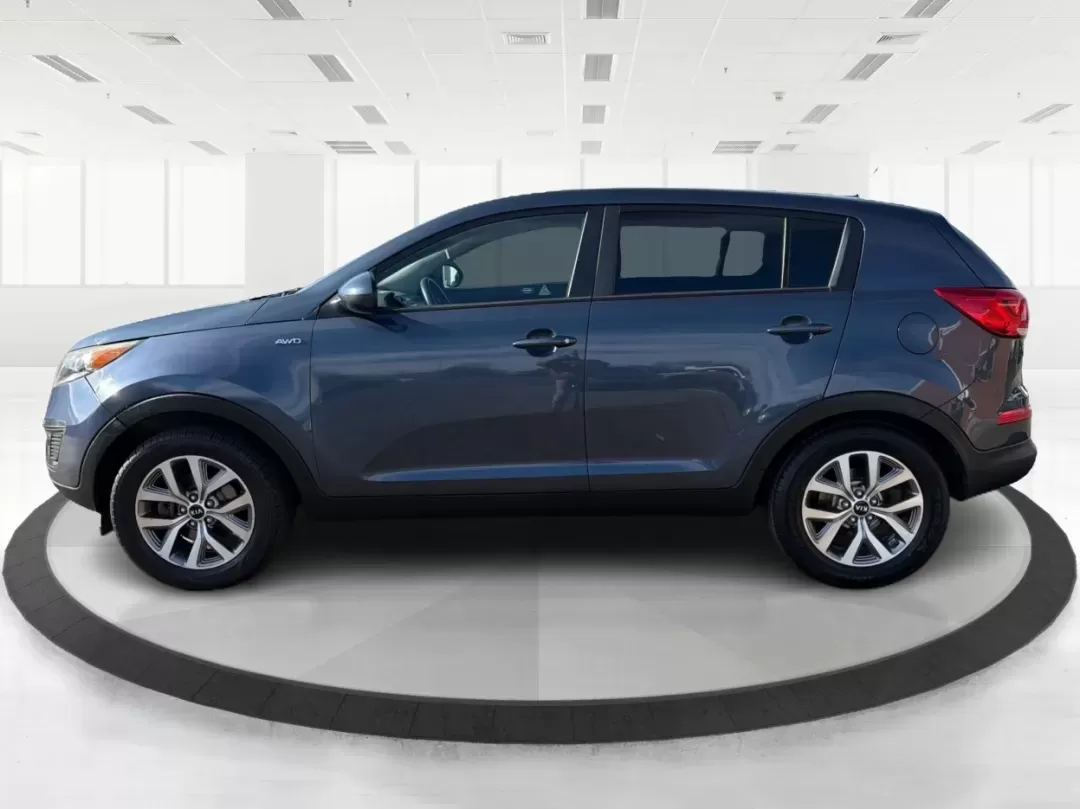 2016 Kia Sportage LX (KNDPBCAC0G7) with an Theta II 2.4L I-4 gasoline direct injection engine, located at 8750 N County Rd 25A, Piqua, OH, 45356, (937) 908-9800, 40.164391, -84.232513 - **Adventure Awaits with the 2016 Kia Sportage LX! Perfect for Your Next Family Road Trip or Daily Commute!**<br /> <br /> Are you looking for a versatile vehicle that fits your active lifestyle? Look no further than this stunning 2016 Kia Sportage LX, available now at Advantage Car and Credit in Tro - Photo#5