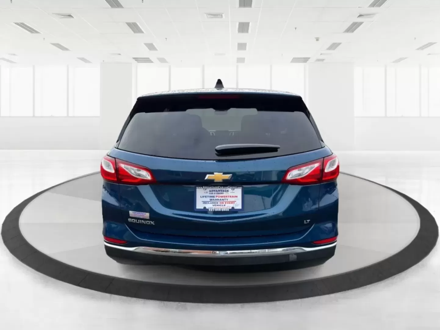 2019 Chevrolet Equinox LT (2GNAXKEV8K6) with an 1.5L I-4 gasoline direct injection engine, located at 880 E. National Road, Vandalia, OH, 45377, (937) 908-9800, 39.891918, -84.183594 - **Adventure Awaits with the 2019 Chevrolet Equinox LT at Advantage Car and Credit - Vandalia!**<br /> <br /> Discover the freedom of the open road with the 2019 Chevrolet Equinox LT, the perfect vehicle for your next adventure or daily commute. Whether you're navigating the bustling streets of Vanda - Photo#3