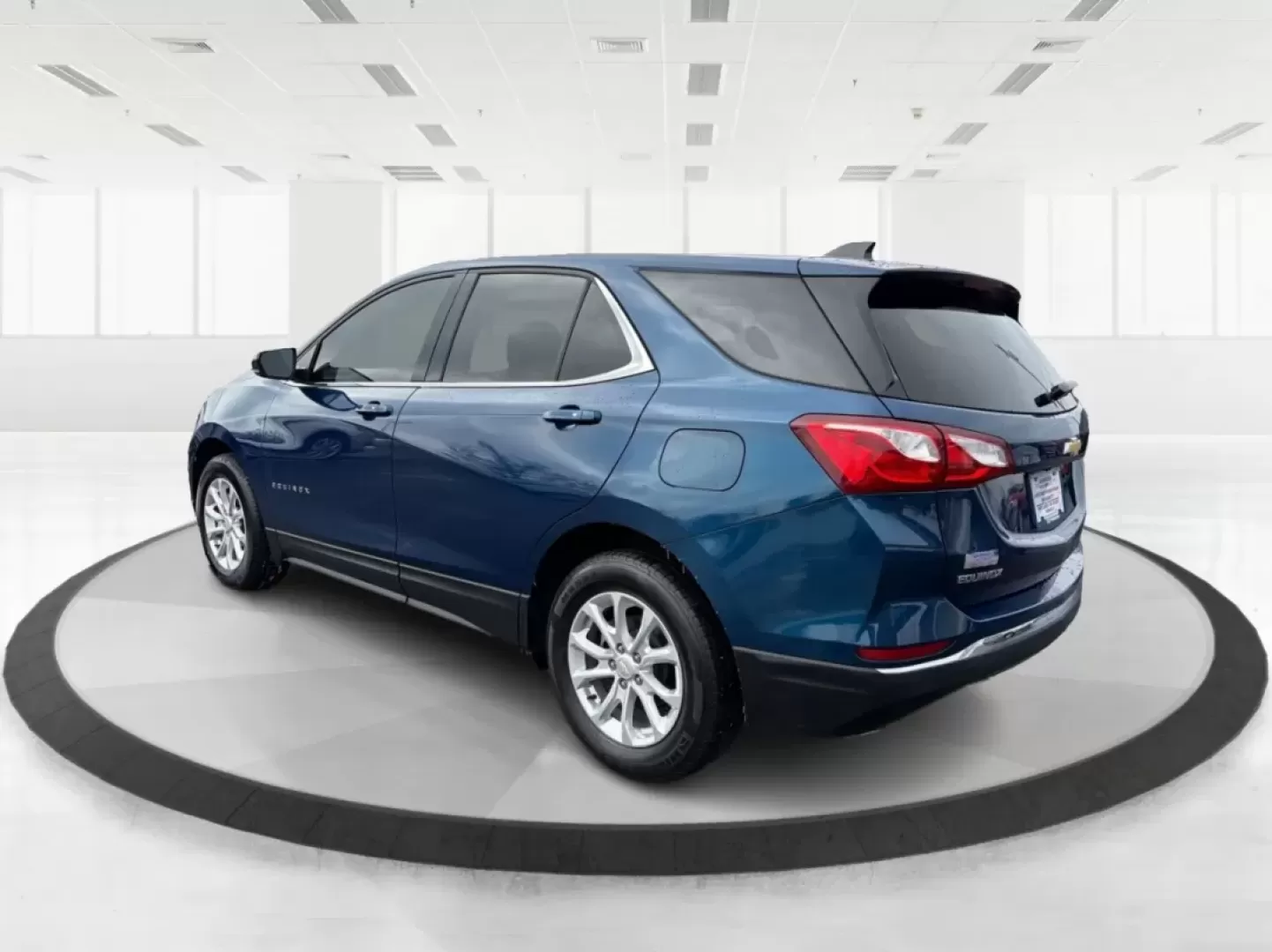 2019 Chevrolet Equinox LT (2GNAXKEV8K6) with an 1.5L I-4 gasoline direct injection engine, located at 880 E. National Road, Vandalia, OH, 45377, (937) 908-9800, 39.891918, -84.183594 - **Adventure Awaits with the 2019 Chevrolet Equinox LT at Advantage Car and Credit - Vandalia!**<br /> <br /> Discover the freedom of the open road with the 2019 Chevrolet Equinox LT, the perfect vehicle for your next adventure or daily commute. Whether you're navigating the bustling streets of Vanda - Photo#4