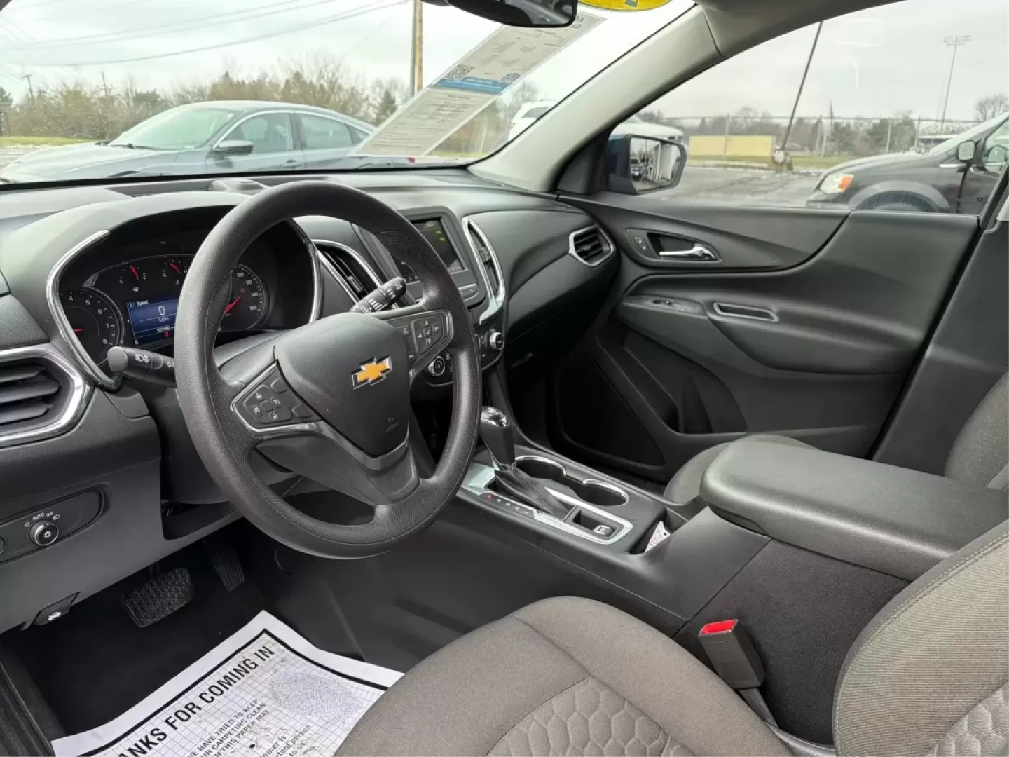 2019 Chevrolet Equinox LT (2GNAXKEV8K6) with an 1.5L I-4 gasoline direct injection engine, located at 880 E. National Road, Vandalia, OH, 45377, (937) 908-9800, 39.891918, -84.183594 - **Adventure Awaits with the 2019 Chevrolet Equinox LT at Advantage Car and Credit - Vandalia!**<br /> <br /> Discover the freedom of the open road with the 2019 Chevrolet Equinox LT, the perfect vehicle for your next adventure or daily commute. Whether you're navigating the bustling streets of Vanda - Photo#9