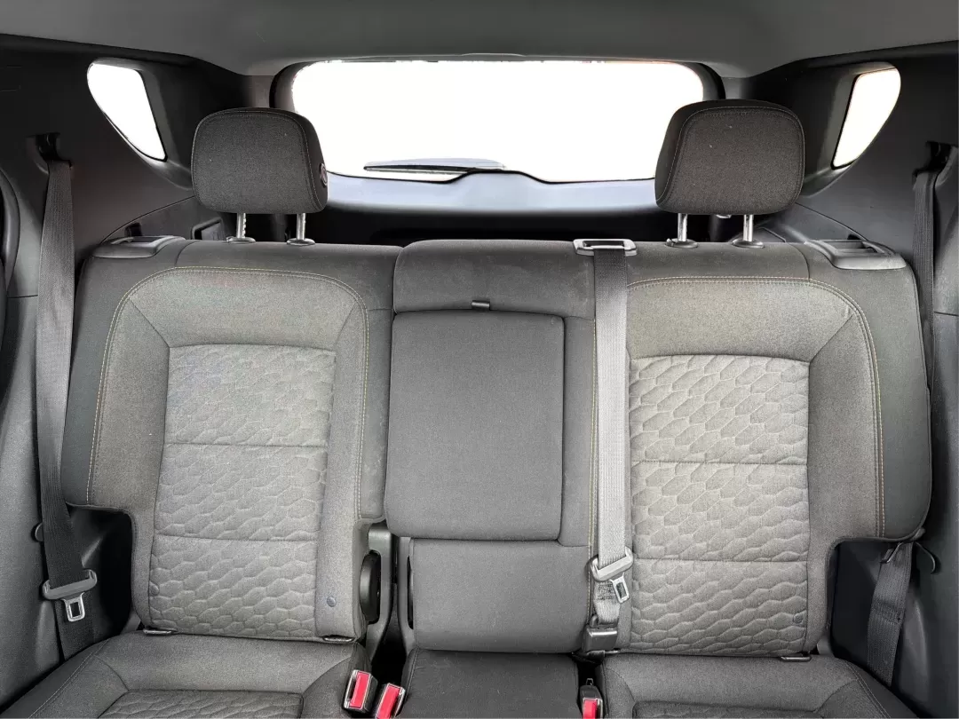 2019 Chevrolet Equinox LT (2GNAXKEV8K6) with an 1.5L I-4 gasoline direct injection engine, located at 880 E. National Road, Vandalia, OH, 45377, (937) 908-9800, 39.891918, -84.183594 - **Adventure Awaits with the 2019 Chevrolet Equinox LT at Advantage Car and Credit - Vandalia!**<br /> <br /> Discover the freedom of the open road with the 2019 Chevrolet Equinox LT, the perfect vehicle for your next adventure or daily commute. Whether you're navigating the bustling streets of Vanda - Photo#14