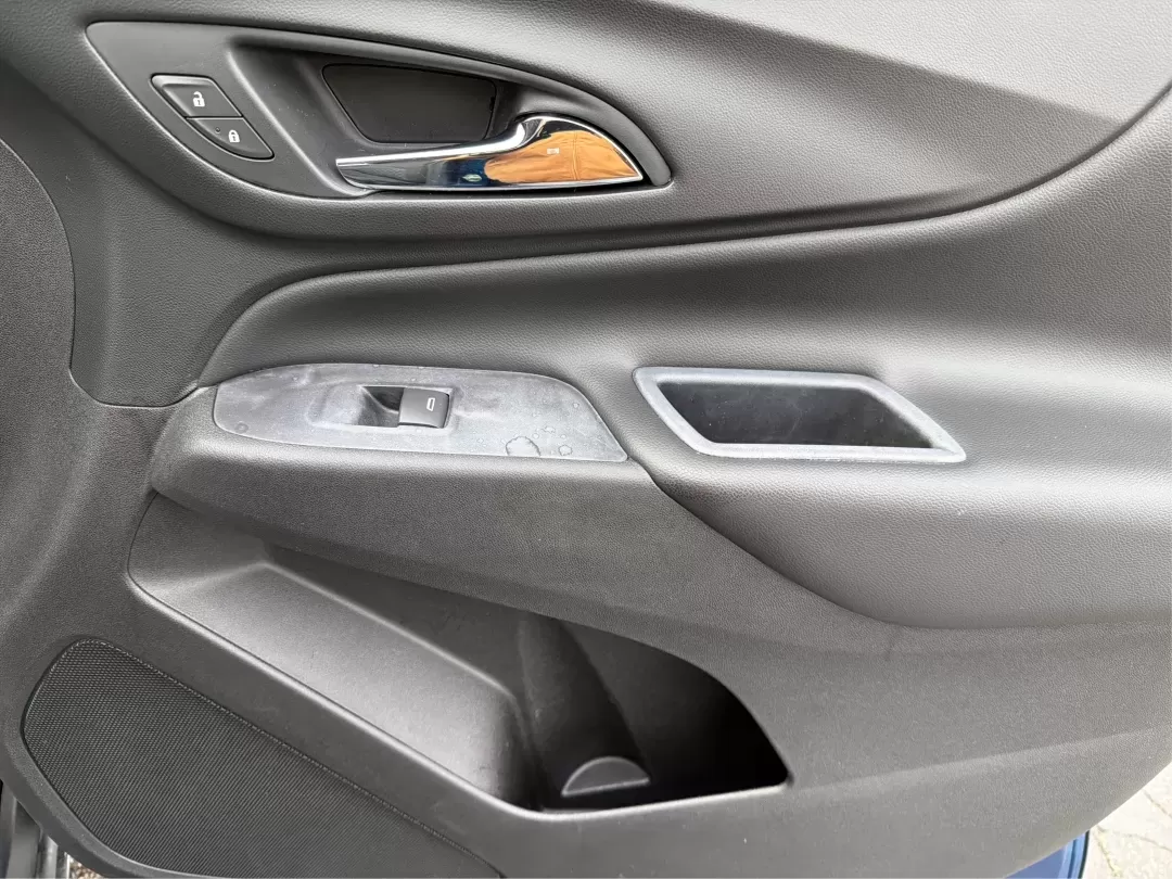 2019 Chevrolet Equinox LT (2GNAXKEV8K6) with an 1.5L I-4 gasoline direct injection engine, located at 880 E. National Road, Vandalia, OH, 45377, (937) 908-9800, 39.891918, -84.183594 - **Adventure Awaits with the 2019 Chevrolet Equinox LT at Advantage Car and Credit - Vandalia!**<br /> <br /> Discover the freedom of the open road with the 2019 Chevrolet Equinox LT, the perfect vehicle for your next adventure or daily commute. Whether you're navigating the bustling streets of Vanda - Photo#20