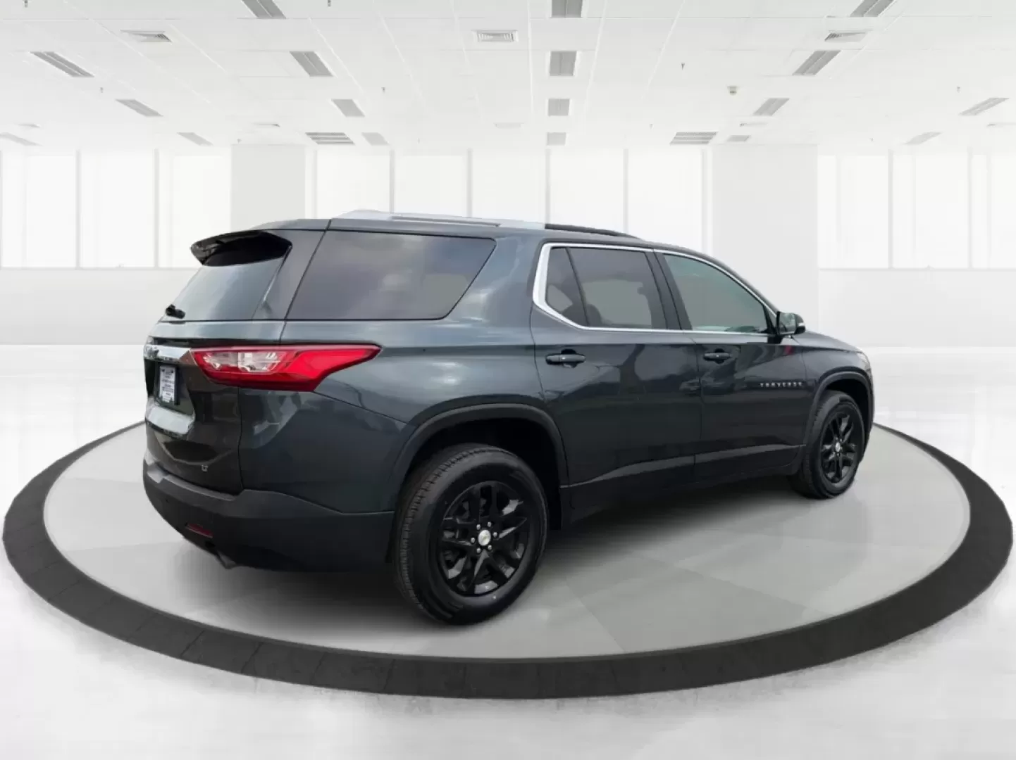 2018 Chevrolet Traverse 1LT (1GNERGKW6JJ) with an 3.6L V-6 gasoline direct injection engine, located at 1184 Kauffman Ave, Fairborn, OH, 45324, (937) 908-9800, 39.807072, -84.030914 - Are you ready to elevate your family's adventures, all while cruising in unparalleled comfort and style? Look no further than this stunning 2018 Chevrolet Traverse 1LT, now available at Advantage Car and Credit in Fairborn, OH! With ample space, cutting-edge technology, and a robust engine, this SUV - Photo#2