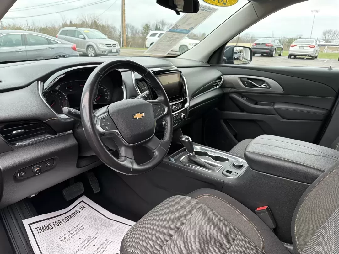 2018 Chevrolet Traverse 1LT (1GNERGKW6JJ) with an 3.6L V-6 gasoline direct injection engine, located at 1184 Kauffman Ave, Fairborn, OH, 45324, (937) 908-9800, 39.807072, -84.030914 - Are you ready to elevate your family's adventures, all while cruising in unparalleled comfort and style? Look no further than this stunning 2018 Chevrolet Traverse 1LT, now available at Advantage Car and Credit in Fairborn, OH! With ample space, cutting-edge technology, and a robust engine, this SUV - Photo#9