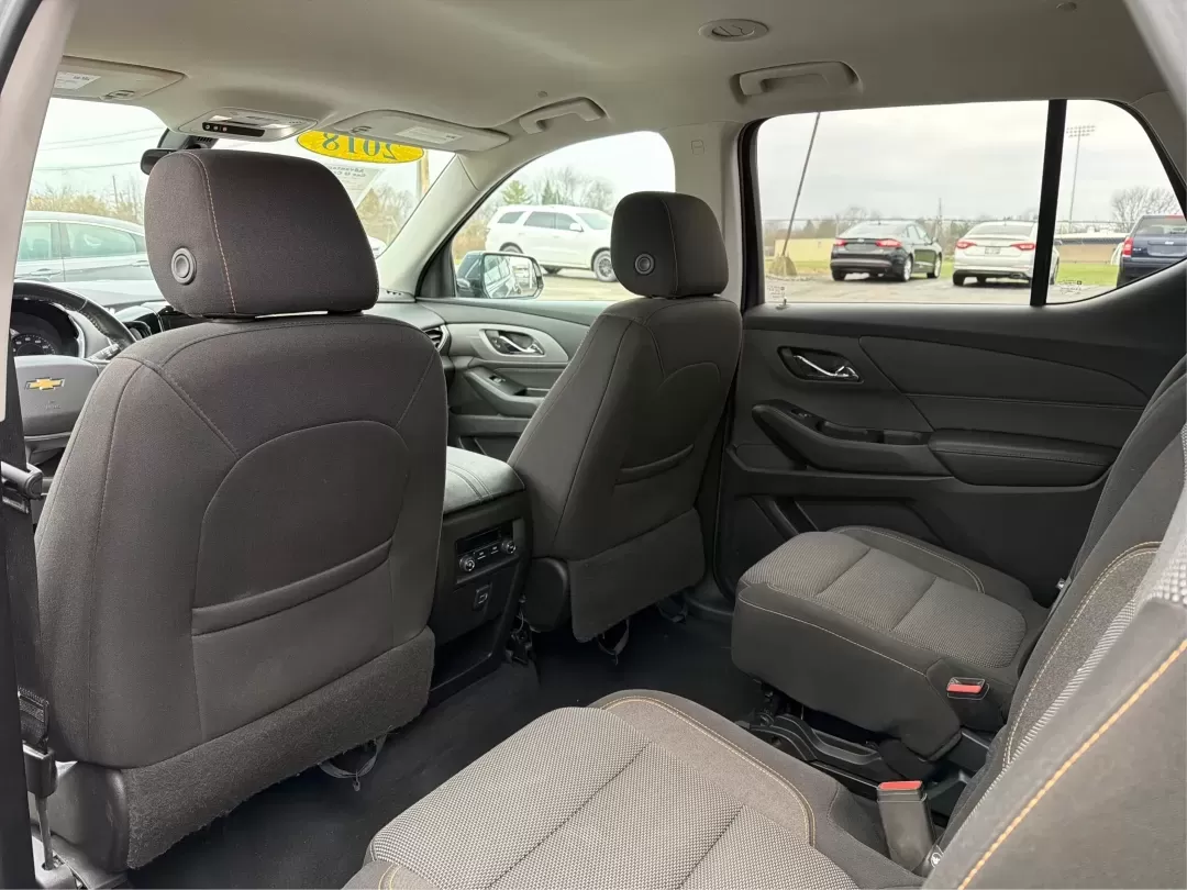 2018 Chevrolet Traverse 1LT (1GNERGKW6JJ) with an 3.6L V-6 gasoline direct injection engine, located at 1184 Kauffman Ave, Fairborn, OH, 45324, (937) 908-9800, 39.807072, -84.030914 - Are you ready to elevate your family's adventures, all while cruising in unparalleled comfort and style? Look no further than this stunning 2018 Chevrolet Traverse 1LT, now available at Advantage Car and Credit in Fairborn, OH! With ample space, cutting-edge technology, and a robust engine, this SUV - Photo#10