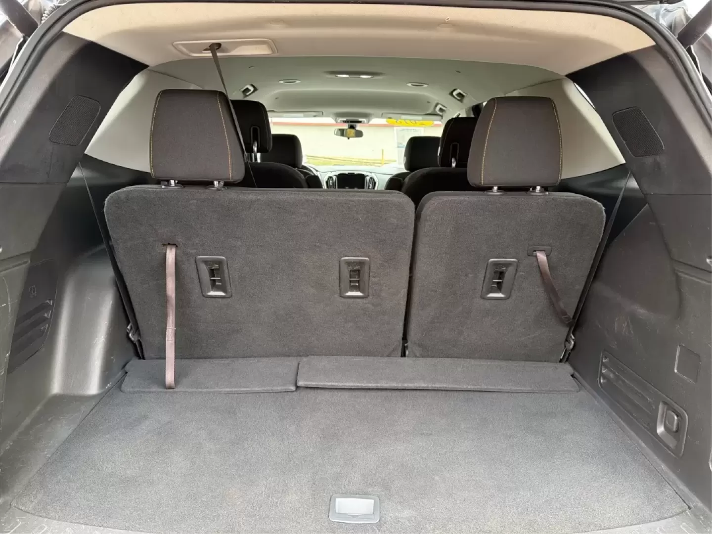 2018 Chevrolet Traverse 1LT (1GNERGKW6JJ) with an 3.6L V-6 gasoline direct injection engine, located at 1184 Kauffman Ave, Fairborn, OH, 45324, (937) 908-9800, 39.807072, -84.030914 - Are you ready to elevate your family's adventures, all while cruising in unparalleled comfort and style? Look no further than this stunning 2018 Chevrolet Traverse 1LT, now available at Advantage Car and Credit in Fairborn, OH! With ample space, cutting-edge technology, and a robust engine, this SUV - Photo#12