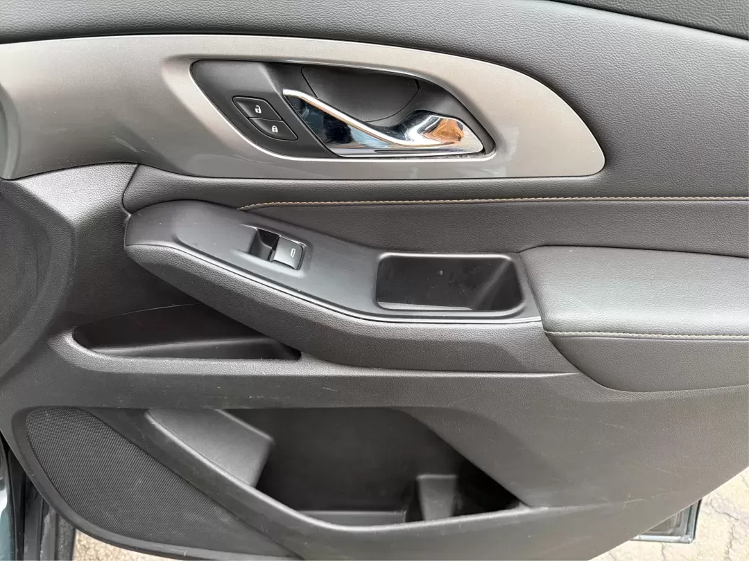 2018 Chevrolet Traverse 1LT (1GNERGKW6JJ) with an 3.6L V-6 gasoline direct injection engine, located at 1184 Kauffman Ave, Fairborn, OH, 45324, (937) 908-9800, 39.807072, -84.030914 - Are you ready to elevate your family's adventures, all while cruising in unparalleled comfort and style? Look no further than this stunning 2018 Chevrolet Traverse 1LT, now available at Advantage Car and Credit in Fairborn, OH! With ample space, cutting-edge technology, and a robust engine, this SUV - Photo#20