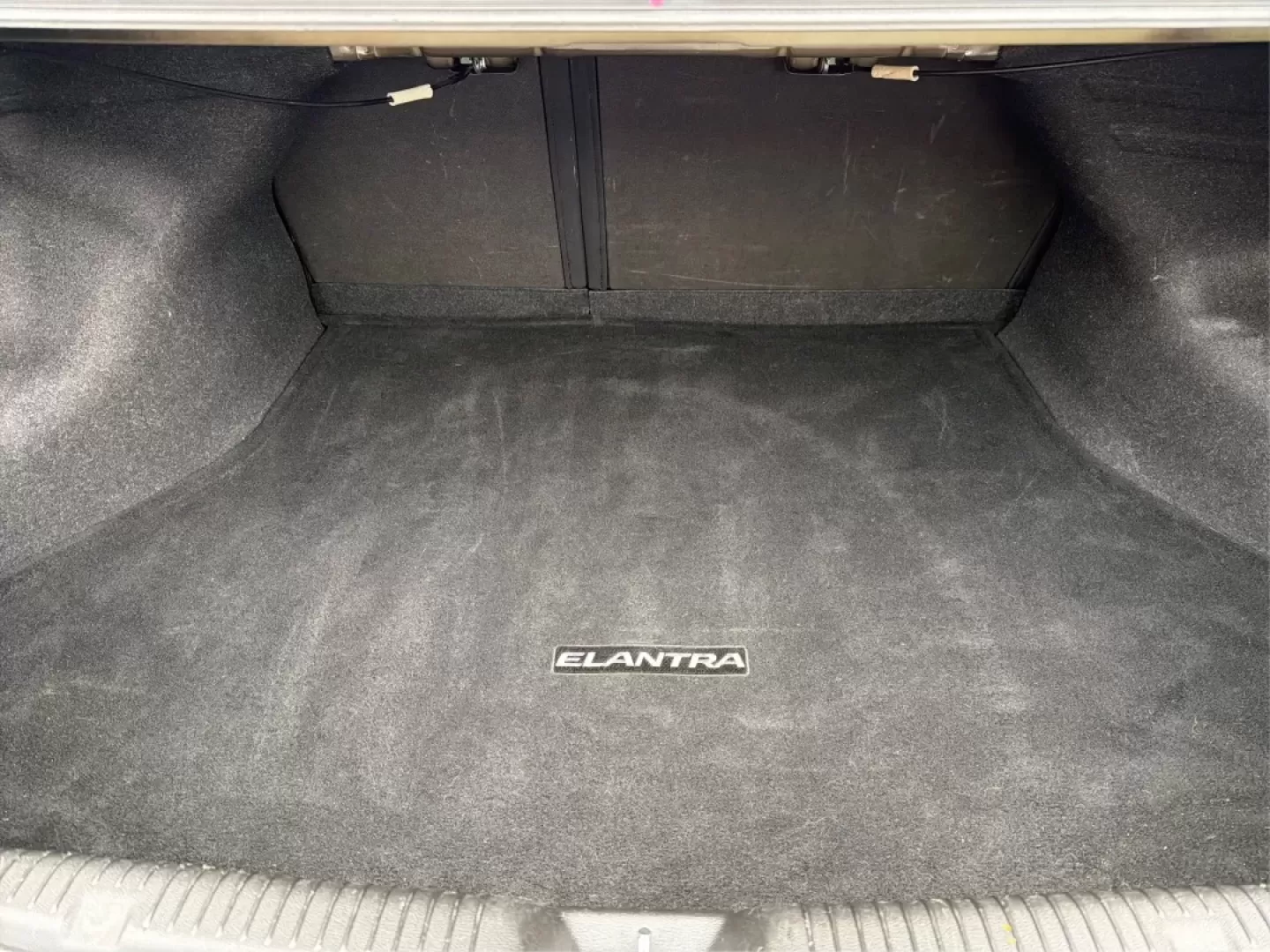 2016 Hyundai Elantra Value Edition (KMHDH4AE8GU) with an Nu 1.8L I-4 DOHC engine, located at 1230 East Main St, Xenia, OH, 45385, (937) 908-9800, 39.688026, -83.910172 - **Discover Your Next Adventure with the 2016 Hyundai Elantra at Advantage Car and Credit in Xenia, OH!**<br /> <br /> Are you in search of a reliable vehicle that seamlessly fits your daily lifestyle? Look no further than the 2016 Hyundai Elantra Value Edition, available at Advantage Car and Credit - Photo#12