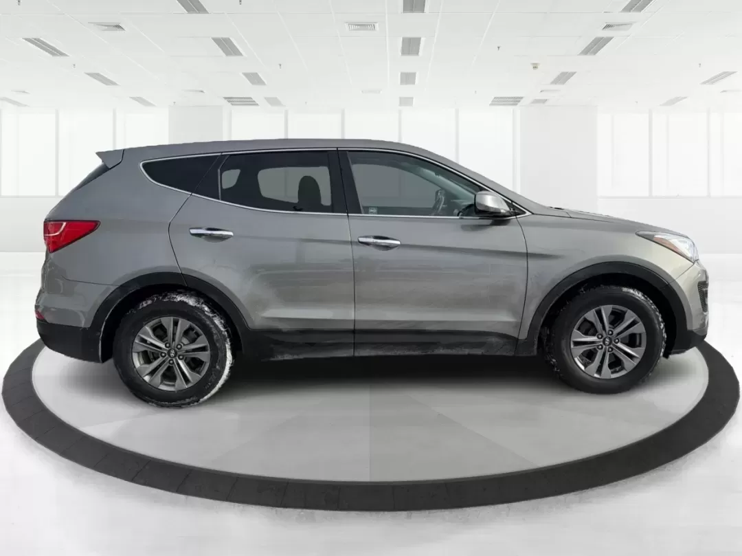 2016 Hyundai Santa Fe 2.4L (5XYZTDLB1GG) with an Theta II 2.4L I-4 gasoline direct injection engine, located at 1099 N County Rd 25A , Troy, OH, 45373, (937) 908-9800, 40.057079, -84.212883 - ### Embrace Your Adventurous Lifestyle with the 2016 Hyundai Santa Fe at Advantage Car and Credit - Troy!<br /> <br /> Are you ready to elevate your weekend escapes or daily commutes? Look no further than this stunning 2016 Hyundai Santa Fe, a versatile SUV designed for those who crave adventure and - Photo#1