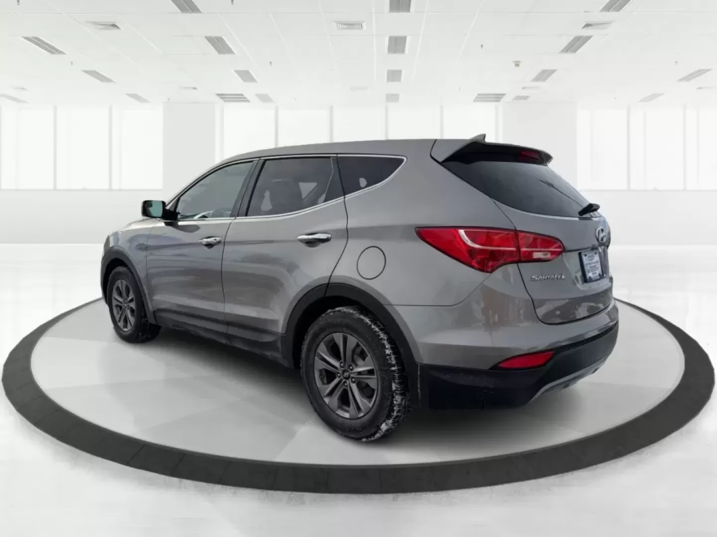 2016 Hyundai Santa Fe 2.4L (5XYZTDLB1GG) with an Theta II 2.4L I-4 gasoline direct injection engine, located at 1099 N County Rd 25A , Troy, OH, 45373, (937) 908-9800, 40.057079, -84.212883 - ### Embrace Your Adventurous Lifestyle with the 2016 Hyundai Santa Fe at Advantage Car and Credit - Troy!<br /> <br /> Are you ready to elevate your weekend escapes or daily commutes? Look no further than this stunning 2016 Hyundai Santa Fe, a versatile SUV designed for those who crave adventure and - Photo#4