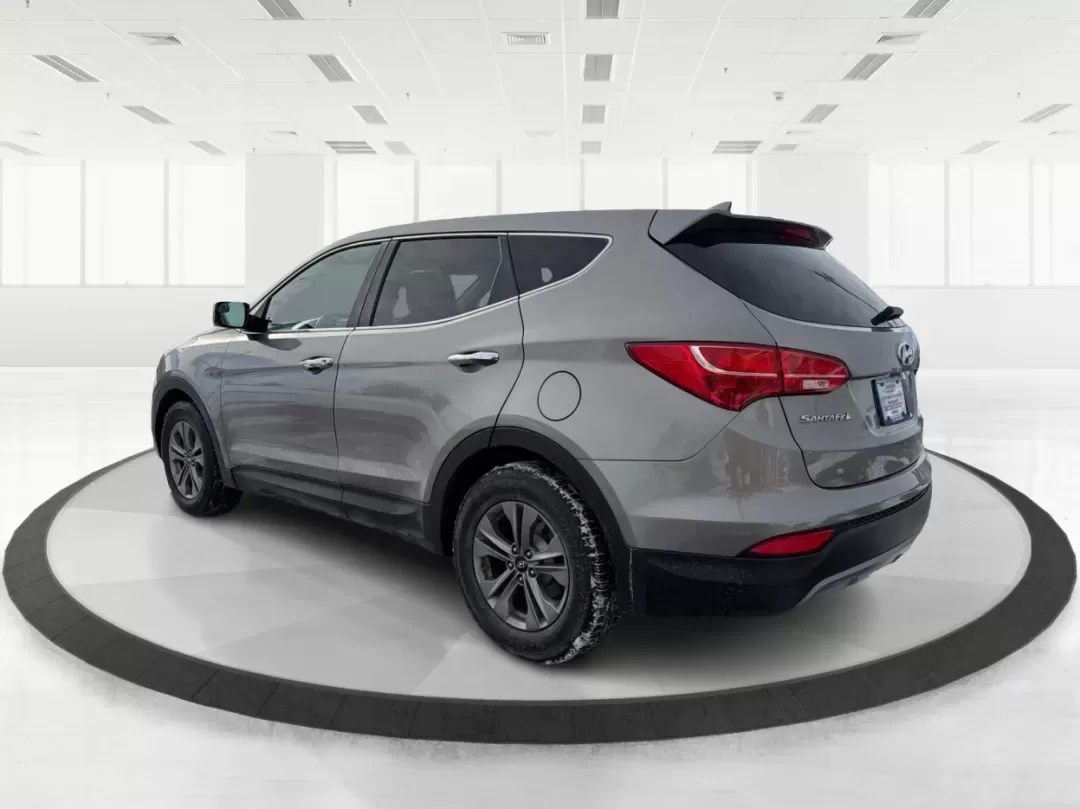 2016 Hyundai Santa Fe 2.4L (5XYZTDLB1GG) with an Theta II 2.4L I-4 gasoline direct injection engine, located at 1099 N County Rd 25A , Troy, OH, 45373, (937) 908-9800, 40.057079, -84.212883 - ### Embrace Your Adventurous Lifestyle with the 2016 Hyundai Santa Fe at Advantage Car and Credit - Troy!<br /> <br /> Are you ready to elevate your weekend escapes or daily commutes? Look no further than this stunning 2016 Hyundai Santa Fe, a versatile SUV designed for those who crave adventure and - Photo#4