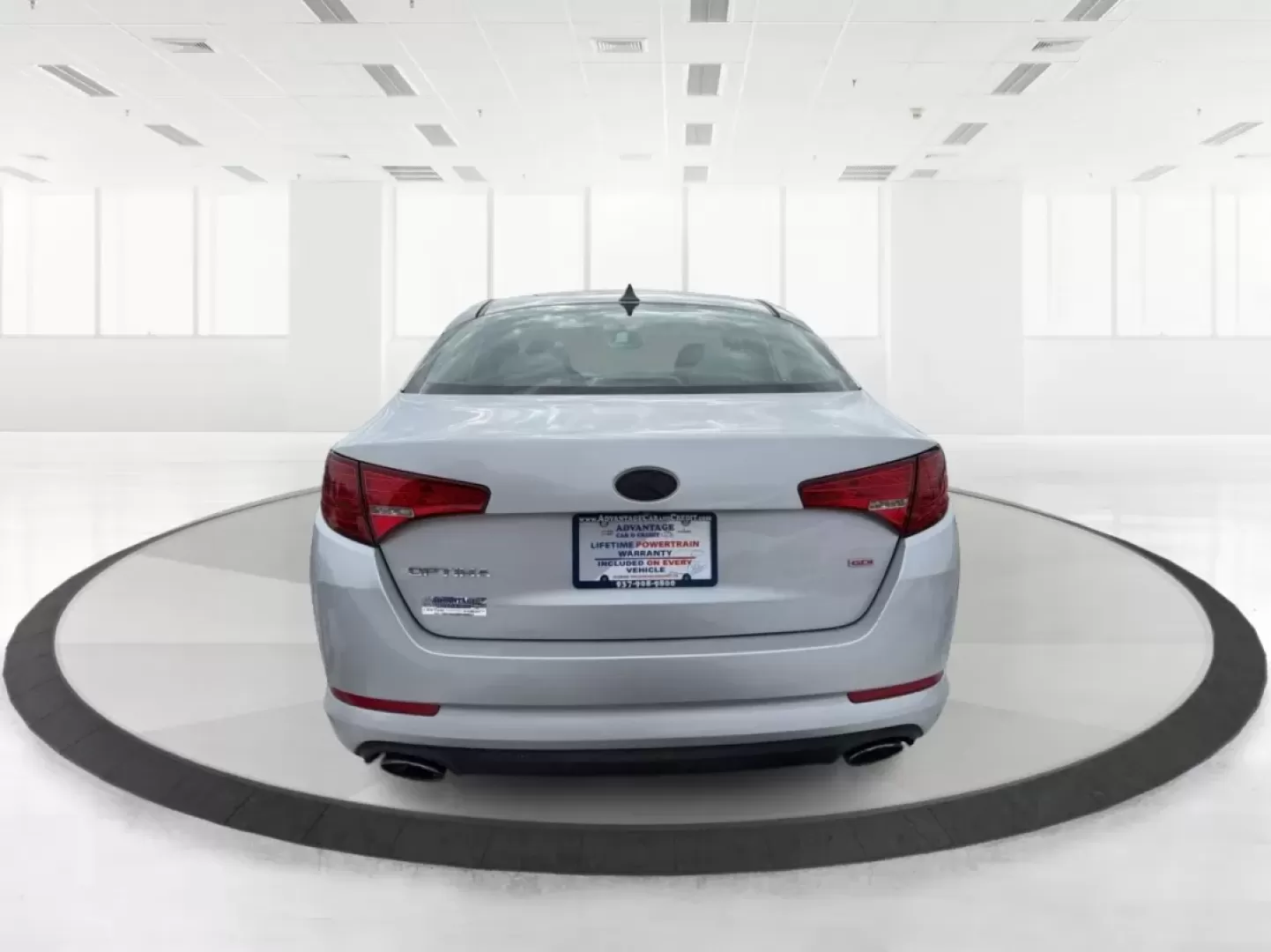 2013 Kia Optima LX (KNAGM4A74D5) with an 2.4L I-4 gasoline direct injection engine, located at 880 E. National Road, Vandalia, OH, 45377, (937) 908-9800, 39.891918, -84.183594 - **Discover Adventure with the 2013 Kia Optima LX at Advantage Car and Credit - Vandalia!** <br /> <br /> Are you ready to elevate your daily drive? Whether you're commuting to work, running errands, or planning a weekend getaway, the 2013 Kia Optima LX is the ideal sedan that seamlessly fits into y - Photo#3