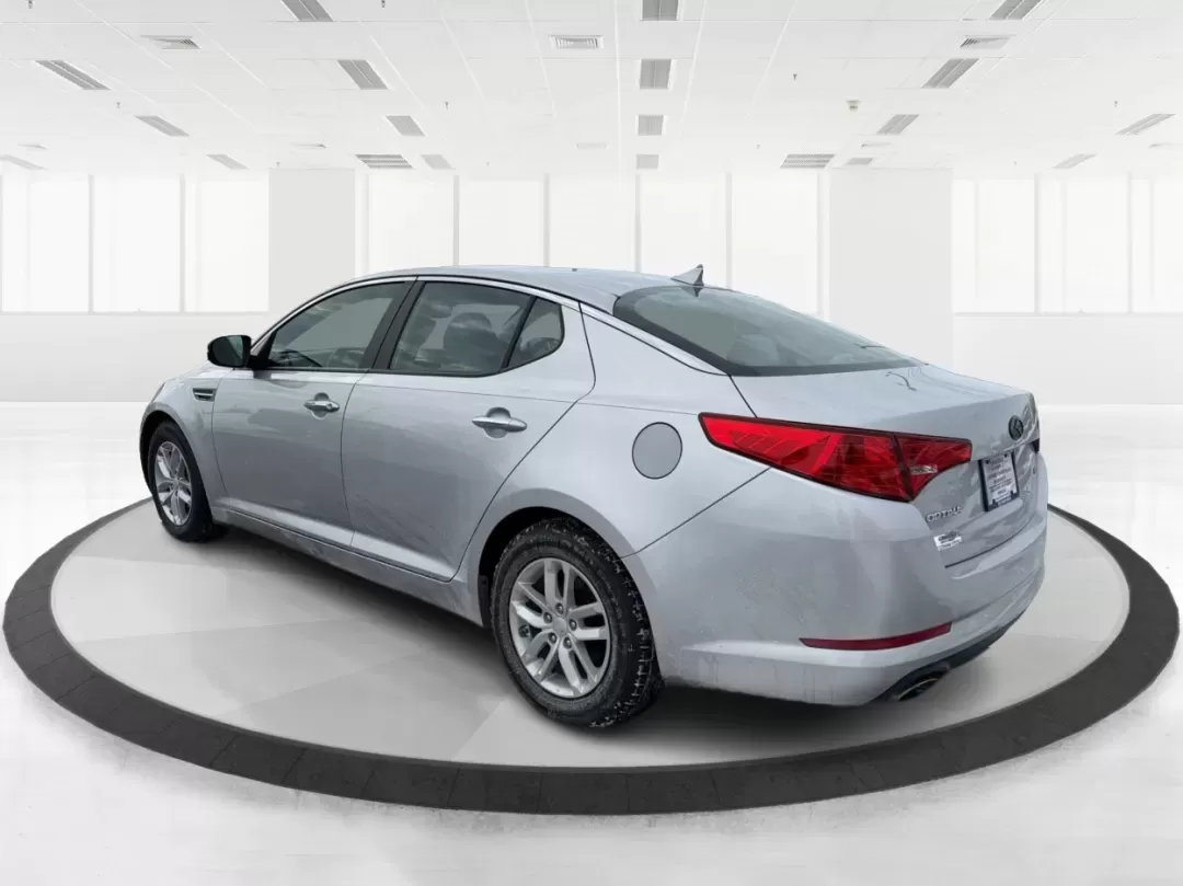 2013 Kia Optima LX (KNAGM4A74D5) with an 2.4L I-4 gasoline direct injection engine, located at 880 E. National Road, Vandalia, OH, 45377, (937) 908-9800, 39.891918, -84.183594 - **Discover Adventure with the 2013 Kia Optima LX at Advantage Car and Credit - Vandalia!** <br /> <br /> Are you ready to elevate your daily drive? Whether you're commuting to work, running errands, or planning a weekend getaway, the 2013 Kia Optima LX is the ideal sedan that seamlessly fits into y - Photo#4