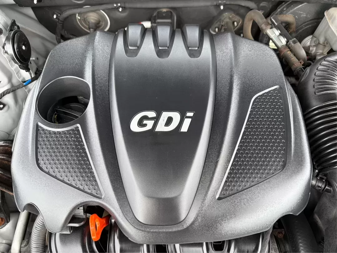 2013 Kia Optima LX (KNAGM4A74D5) with an 2.4L I-4 gasoline direct injection engine, located at 880 E. National Road, Vandalia, OH, 45377, (937) 908-9800, 39.891918, -84.183594 - **Discover Adventure with the 2013 Kia Optima LX at Advantage Car and Credit - Vandalia!** <br /> <br /> Are you ready to elevate your daily drive? Whether you're commuting to work, running errands, or planning a weekend getaway, the 2013 Kia Optima LX is the ideal sedan that seamlessly fits into y - Photo#11