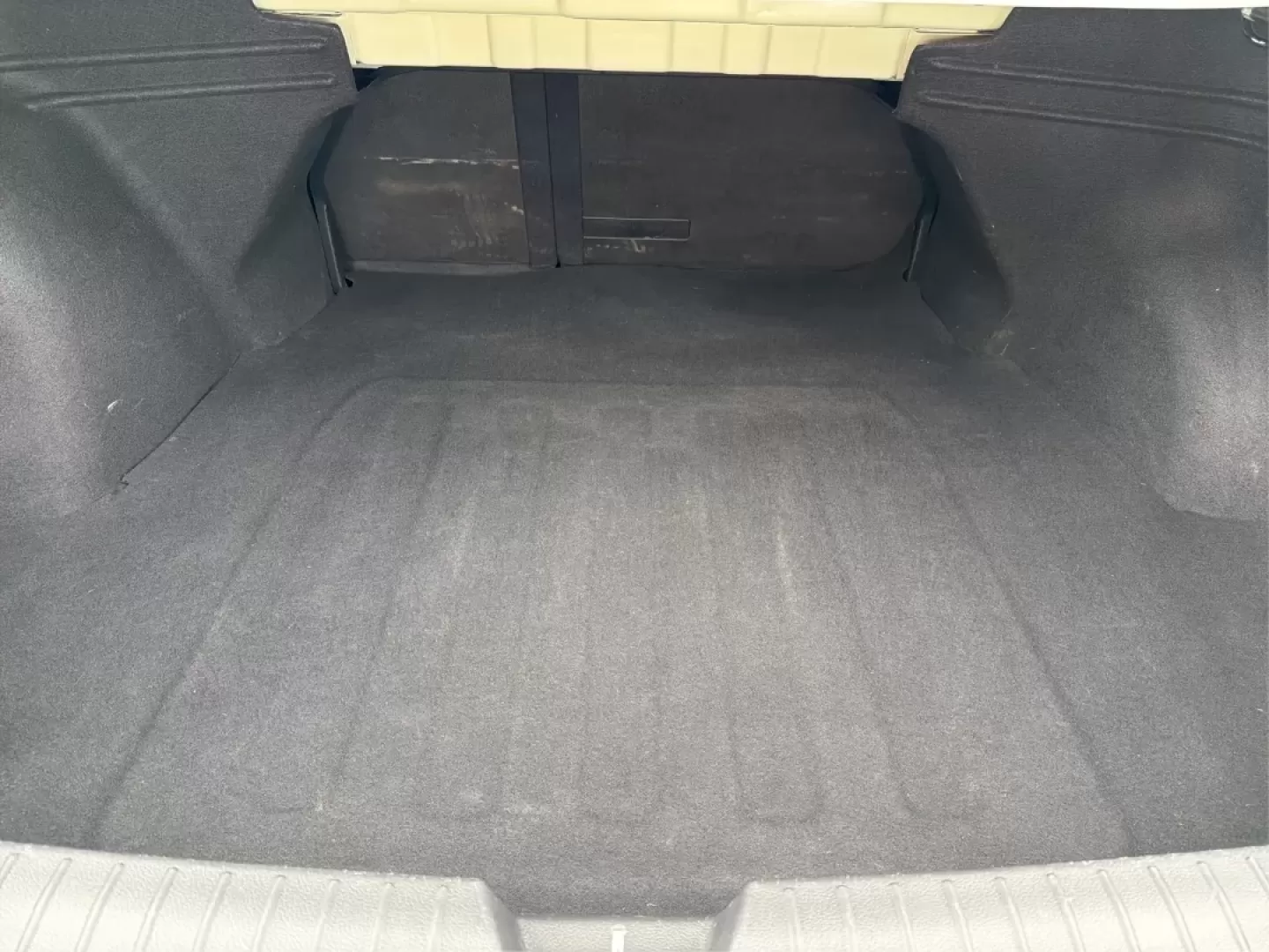 2013 Kia Optima LX (KNAGM4A74D5) with an 2.4L I-4 gasoline direct injection engine, located at 880 E. National Road, Vandalia, OH, 45377, (937) 908-9800, 39.891918, -84.183594 - **Discover Adventure with the 2013 Kia Optima LX at Advantage Car and Credit - Vandalia!** <br /> <br /> Are you ready to elevate your daily drive? Whether you're commuting to work, running errands, or planning a weekend getaway, the 2013 Kia Optima LX is the ideal sedan that seamlessly fits into y - Photo#12