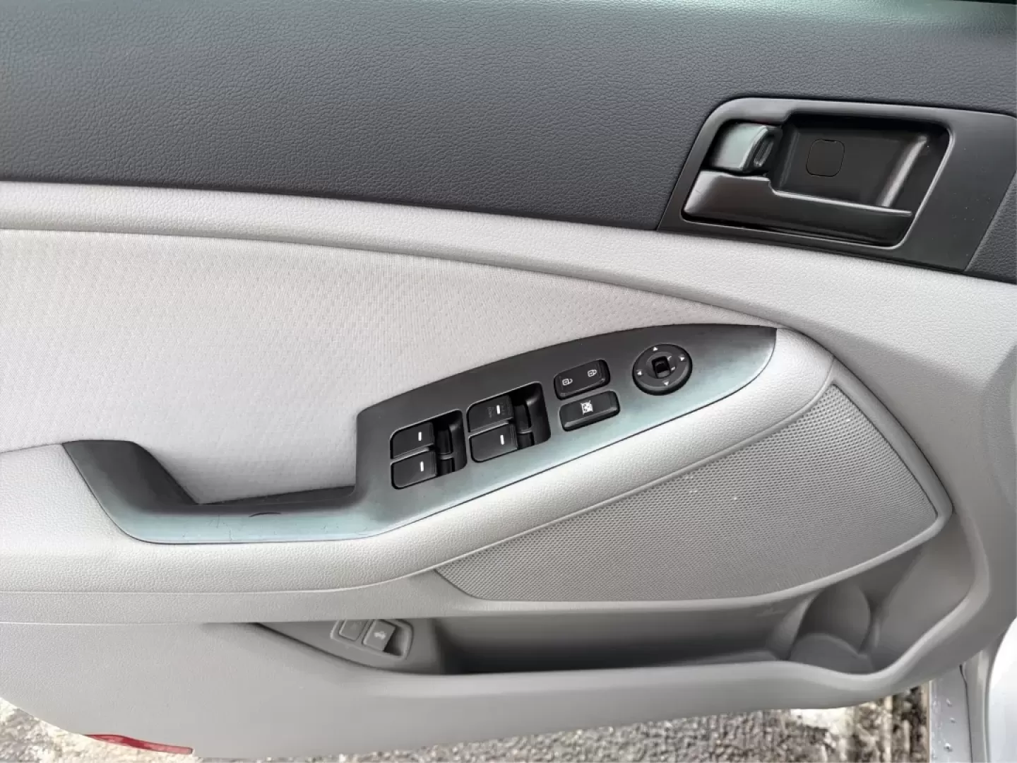 2013 Kia Optima LX (KNAGM4A74D5) with an 2.4L I-4 gasoline direct injection engine, located at 880 E. National Road, Vandalia, OH, 45377, (937) 908-9800, 39.891918, -84.183594 - **Discover Adventure with the 2013 Kia Optima LX at Advantage Car and Credit - Vandalia!** <br /> <br /> Are you ready to elevate your daily drive? Whether you're commuting to work, running errands, or planning a weekend getaway, the 2013 Kia Optima LX is the ideal sedan that seamlessly fits into y - Photo#18