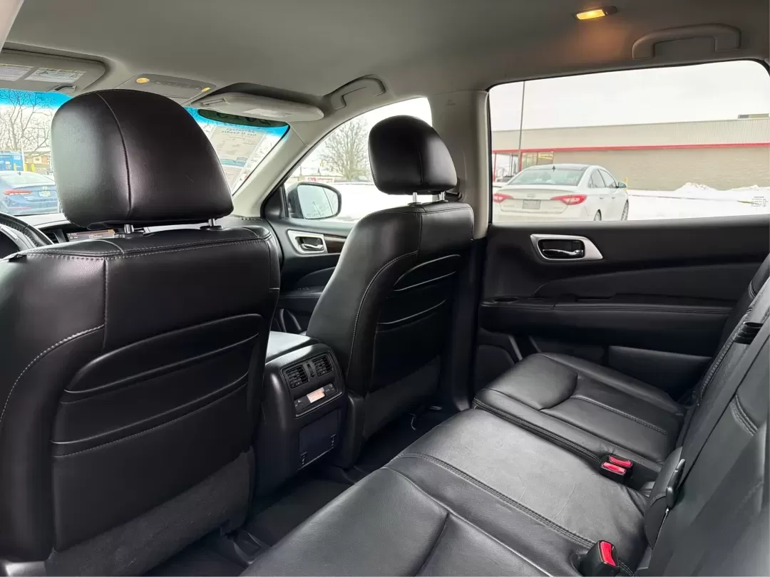 2013 Nissan Pathfinder SL (5N1AR2MM7DC) with an 3.5L V-6 DOHC engine, located at 1184 Kauffman Ave, Fairborn, OH, 45324, (937) 908-9800, 39.807072, -84.030914 - **Discover Your Next Adventure with the 2013 Nissan Pathfinder at Advantage Car and Credit in Fairborn, OH!**<br /> <br /> Are you ready to elevate your family outings or weekend adventures? Look no further than the 2013 Nissan Pathfinder SL, a spacious and dependable SUV perfect for growing familie - Photo#10