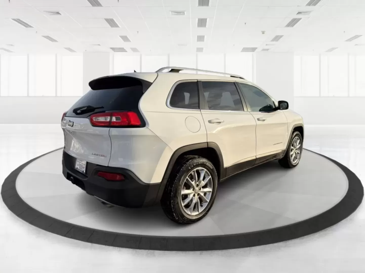 2014 Jeep Cherokee Limited (1C4PJMDS7EW) with an Other engine, located at 8750 N County Rd 25A, Piqua, OH, 45356, (937) 908-9800, 40.164391, -84.232513 - **Adventure Awaits in the 2014 Jeep Cherokee Limited Perfect for Families or Weekend Getaways!**<br /> <br /> Are you looking for a vehicle that's as versatile as your lifestyle? The 2014 Jeep Cherokee Limited, available at Advantage Car and Credit - Piqua, is your ticket to freedom on the open roa - Photo#2