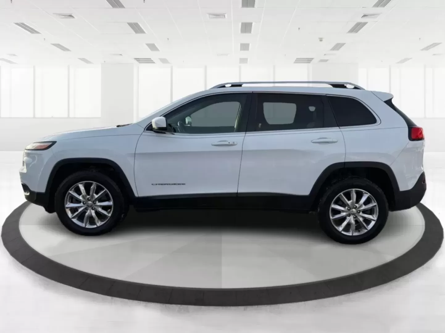 2014 Jeep Cherokee Limited (1C4PJMDS7EW) with an Other engine, located at 8750 N County Rd 25A, Piqua, OH, 45356, (937) 908-9800, 40.164391, -84.232513 - **Adventure Awaits in the 2014 Jeep Cherokee Limited Perfect for Families or Weekend Getaways!**<br /> <br /> Are you looking for a vehicle that's as versatile as your lifestyle? The 2014 Jeep Cherokee Limited, available at Advantage Car and Credit - Piqua, is your ticket to freedom on the open roa - Photo#5