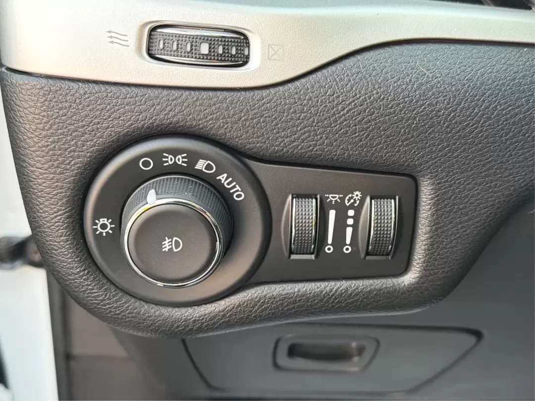 2014 Jeep Cherokee Limited (1C4PJMDS7EW) with an Other engine, located at 8750 N County Rd 25A, Piqua, OH, 45356, (937) 908-9800, 40.164391, -84.232513 - **Adventure Awaits in the 2014 Jeep Cherokee Limited Perfect for Families or Weekend Getaways!**<br /> <br /> Are you looking for a vehicle that's as versatile as your lifestyle? The 2014 Jeep Cherokee Limited, available at Advantage Car and Credit - Piqua, is your ticket to freedom on the open roa - Photo#17