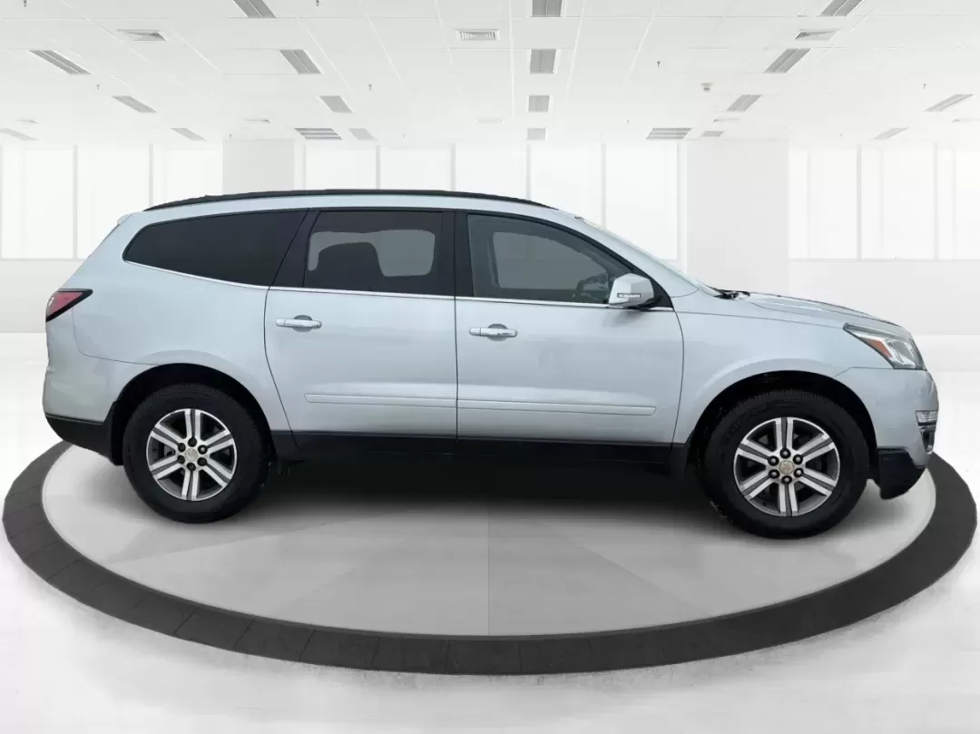 2017 Chevrolet Traverse 1LT (1GNKVGKD1HJ) with an 3.6L V-6 gasoline direct injection engine, located at 880 E. National Road, Vandalia, OH, 45377, (937) 908-9800, 39.891918, -84.183594 - **Adventure Awaits with the 2017 Chevrolet Traverse at Advantage Car and Credit!**<br /> <br /> Are you ready to elevate your family road trips or weekend adventures? Look no further than our stunning 2017 Chevrolet Traverse, available now at Advantage Car and Credit in Vandalia, OH. This spacious S - Photo#1
