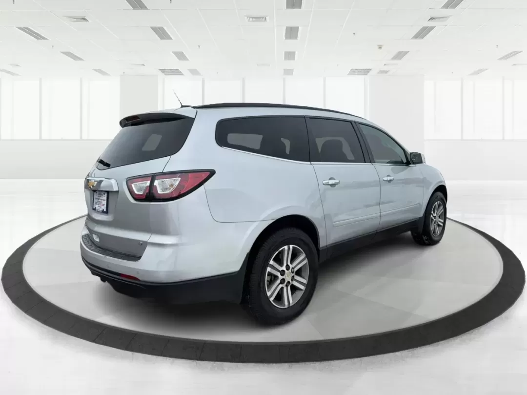 2017 Chevrolet Traverse 1LT (1GNKVGKD1HJ) with an 3.6L V-6 gasoline direct injection engine, located at 880 E. National Road, Vandalia, OH, 45377, (937) 908-9800, 39.891918, -84.183594 - **Adventure Awaits with the 2017 Chevrolet Traverse at Advantage Car and Credit!**<br /> <br /> Are you ready to elevate your family road trips or weekend adventures? Look no further than our stunning 2017 Chevrolet Traverse, available now at Advantage Car and Credit in Vandalia, OH. This spacious S - Photo#2