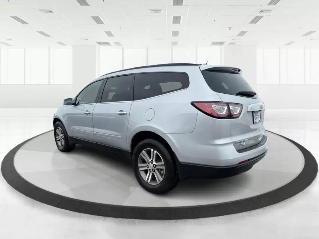 2017 Chevrolet Traverse 1LT (1GNKVGKD1HJ) with an 3.6L V-6 gasoline direct injection engine, located at 880 E. National Road, Vandalia, OH, 45377, (937) 908-9800, 39.891918, -84.183594 - **Adventure Awaits with the 2017 Chevrolet Traverse at Advantage Car and Credit!**<br /> <br /> Are you ready to elevate your family road trips or weekend adventures? Look no further than our stunning 2017 Chevrolet Traverse, available now at Advantage Car and Credit in Vandalia, OH. This spacious S - Photo#4