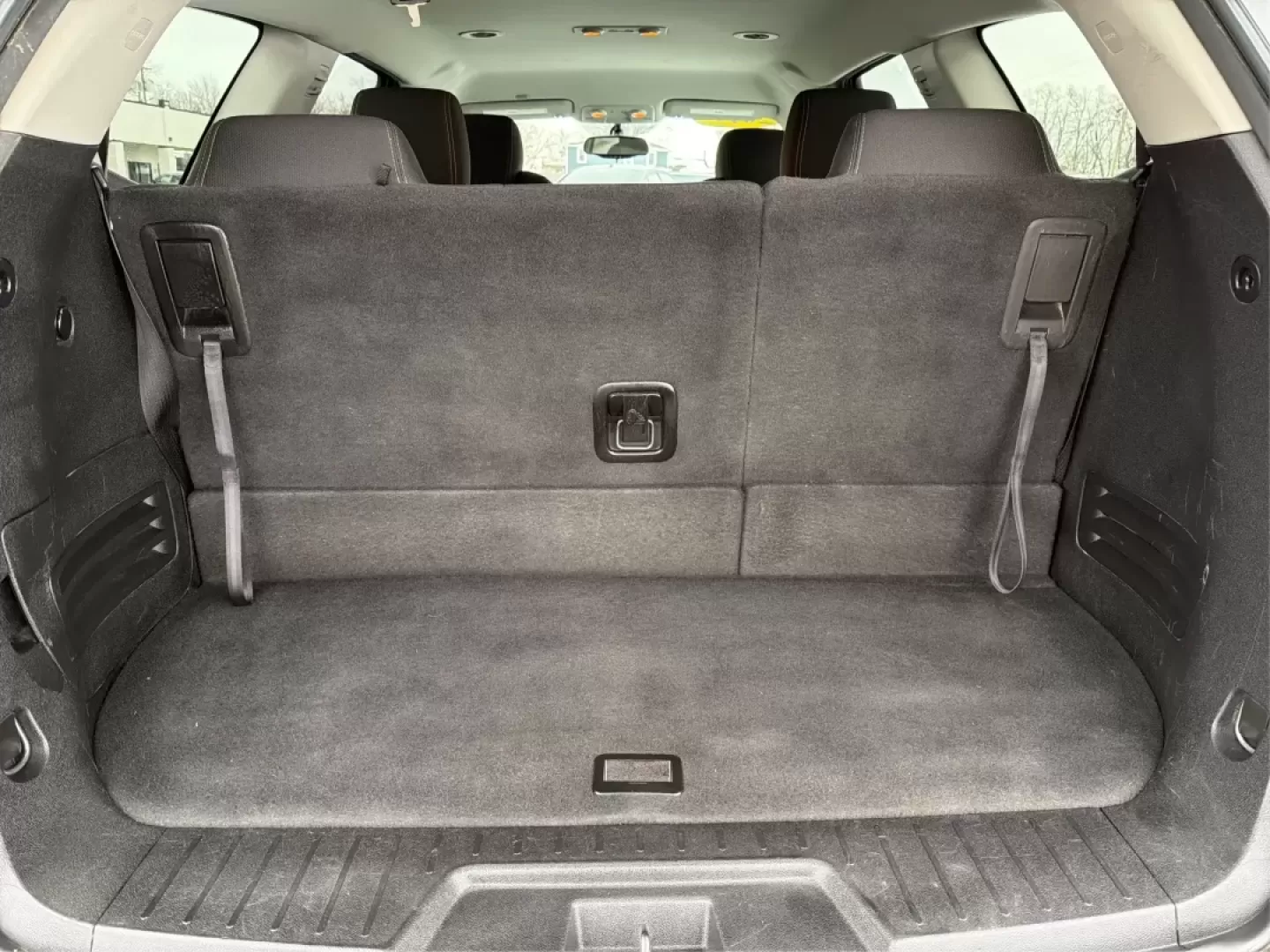 2017 Chevrolet Traverse 1LT (1GNKVGKD1HJ) with an 3.6L V-6 gasoline direct injection engine, located at 880 E. National Road, Vandalia, OH, 45377, (937) 908-9800, 39.891918, -84.183594 - **Adventure Awaits with the 2017 Chevrolet Traverse at Advantage Car and Credit!**<br /> <br /> Are you ready to elevate your family road trips or weekend adventures? Look no further than our stunning 2017 Chevrolet Traverse, available now at Advantage Car and Credit in Vandalia, OH. This spacious S - Photo#12