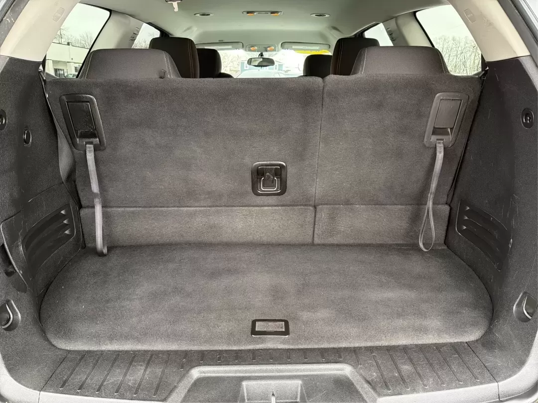 2017 Chevrolet Traverse 1LT (1GNKVGKD1HJ) with an 3.6L V-6 gasoline direct injection engine, located at 880 E. National Road, Vandalia, OH, 45377, (937) 908-9800, 39.891918, -84.183594 - **Adventure Awaits with the 2017 Chevrolet Traverse at Advantage Car and Credit!**<br /> <br /> Are you ready to elevate your family road trips or weekend adventures? Look no further than our stunning 2017 Chevrolet Traverse, available now at Advantage Car and Credit in Vandalia, OH. This spacious S - Photo#12