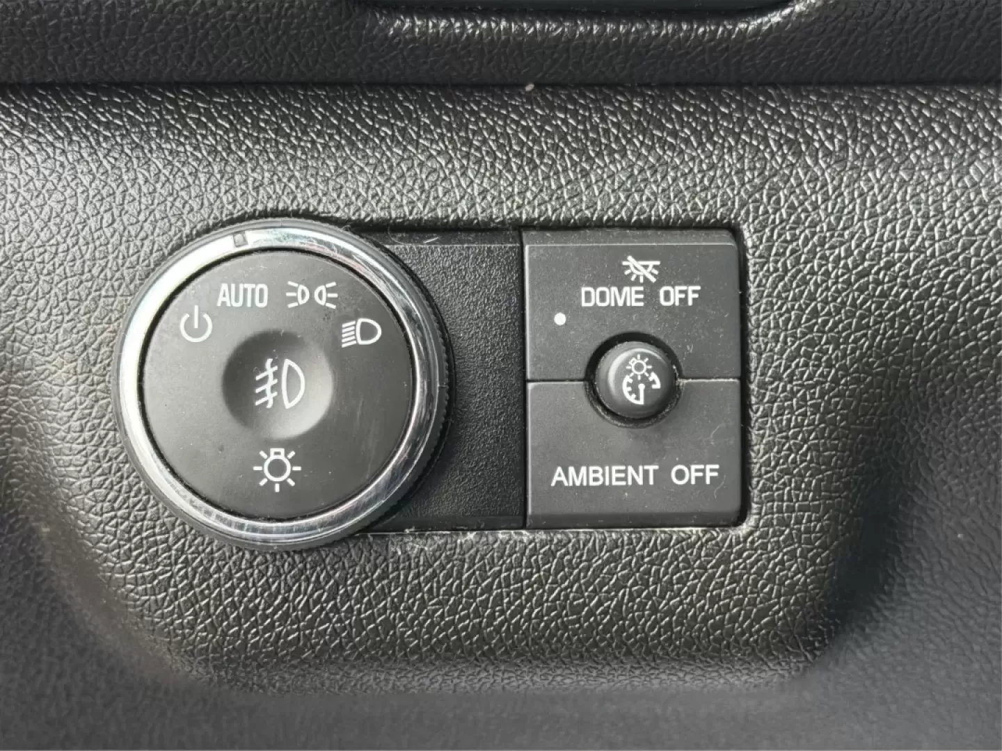 2017 Chevrolet Traverse 1LT (1GNKVGKD1HJ) with an 3.6L V-6 gasoline direct injection engine, located at 880 E. National Road, Vandalia, OH, 45377, (937) 908-9800, 39.891918, -84.183594 - **Adventure Awaits with the 2017 Chevrolet Traverse at Advantage Car and Credit!**<br /> <br /> Are you ready to elevate your family road trips or weekend adventures? Look no further than our stunning 2017 Chevrolet Traverse, available now at Advantage Car and Credit in Vandalia, OH. This spacious S - Photo#17