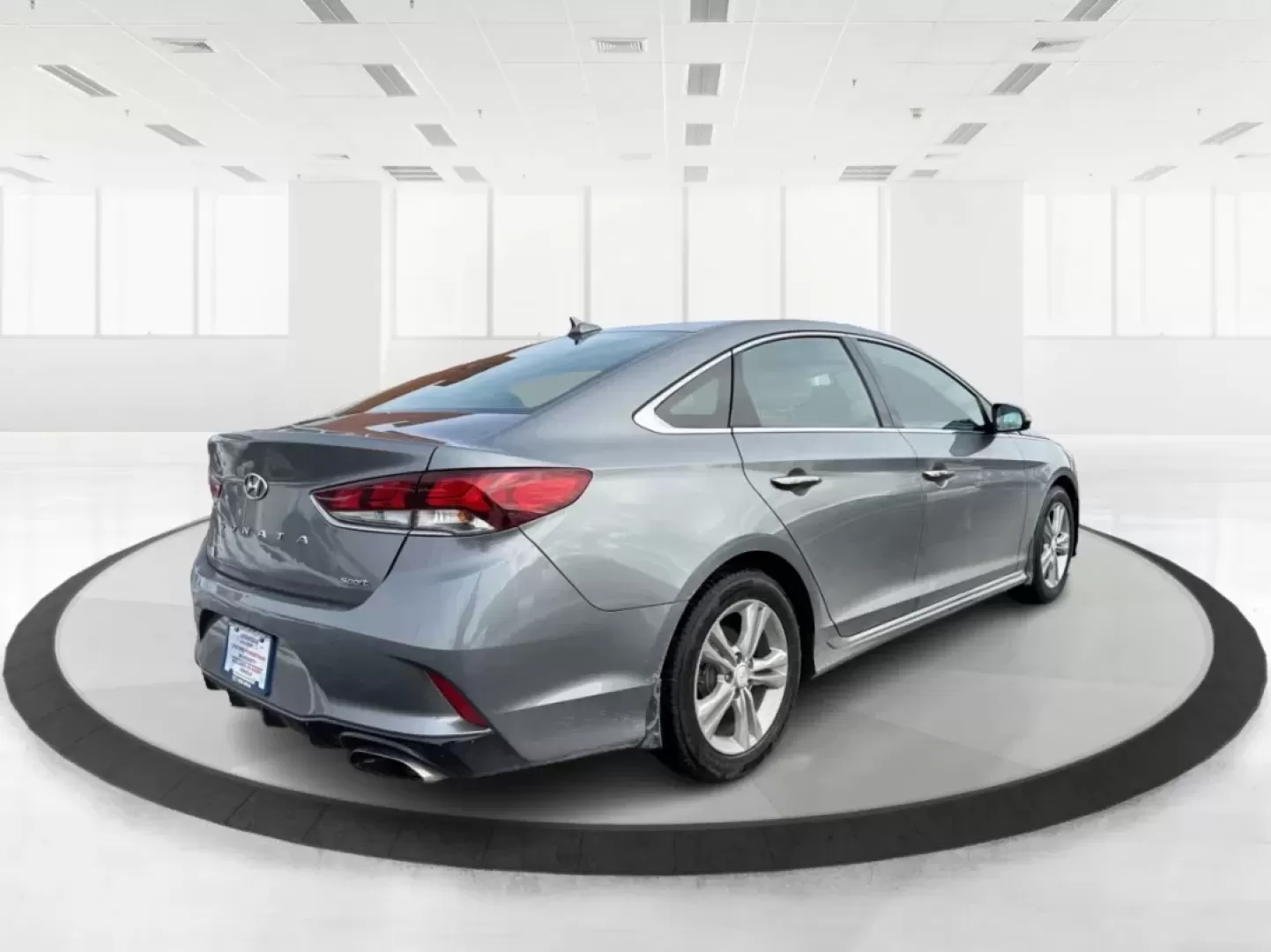2018 Hyundai Sonata Sport (5NPE34AF6JH) with an 2.4L I-4 gasoline direct injection engine, located at 880 E. National Road, Vandalia, OH, 45377, (937) 908-9800, 39.891918, -84.183594 - **Discover the 2018 Hyundai Sonata Sport: Elevate Your Daily Commute in Style!**<br /> <br /> Are you seeking a vehicle that perfectly balances style, comfort, and reliability for your daily commute or family outings? Look no further than this stunning 2018 Hyundai Sonata Sport, available now at Adv - Photo#2
