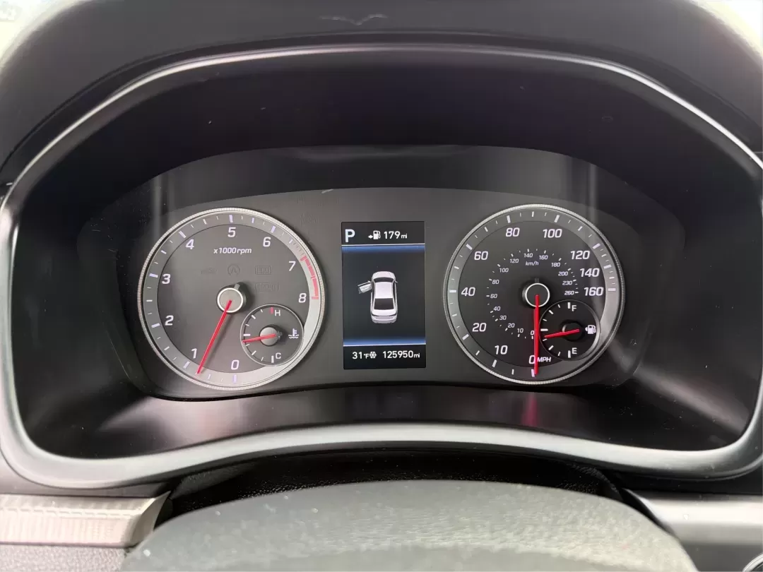 2018 Hyundai Sonata Sport (5NPE34AF6JH) with an 2.4L I-4 gasoline direct injection engine, located at 880 E. National Road, Vandalia, OH, 45377, (937) 908-9800, 39.891918, -84.183594 - **Discover the 2018 Hyundai Sonata Sport: Elevate Your Daily Commute in Style!**<br /> <br /> Are you seeking a vehicle that perfectly balances style, comfort, and reliability for your daily commute or family outings? Look no further than this stunning 2018 Hyundai Sonata Sport, available now at Adv - Photo#14