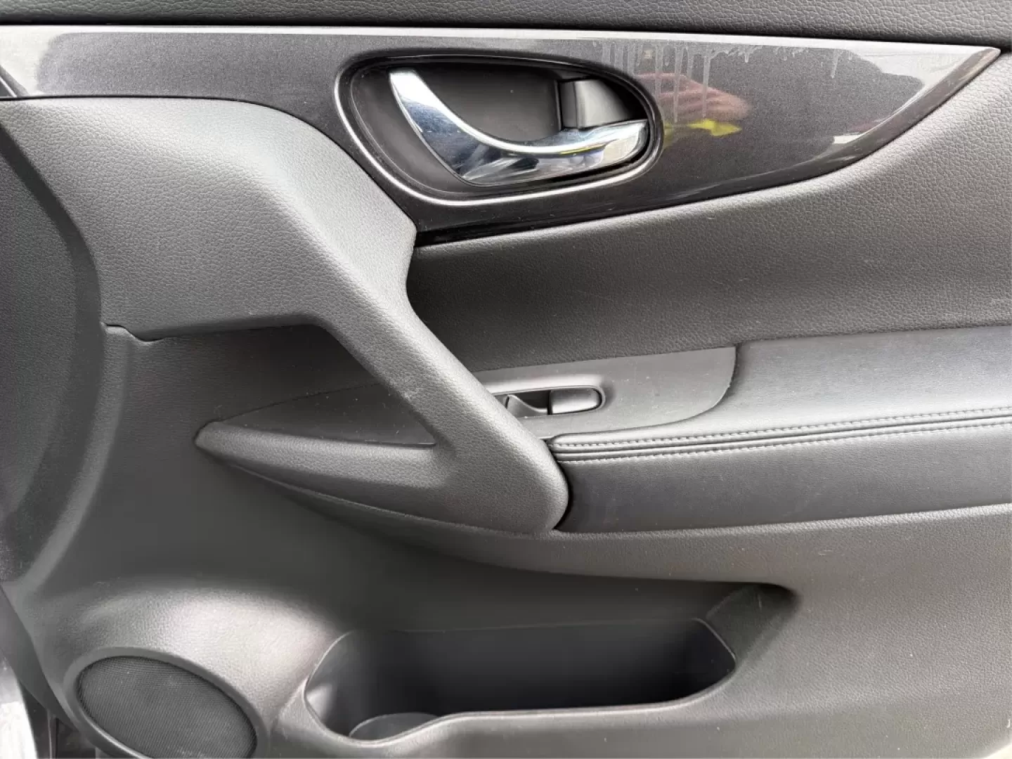 2017 Nissan Rogue (5N1AT2MV8HC) with an 2.5L I-4 DOHC engine, located at 401 Woodman Dr, Riverside, OH, 45431, (937) 908-9800, 39.760899, -84.123421 - **Adventure Awaits with the 2017 Nissan Rogue SV Perfect for Growing Families!**<br /> <br /> Are you in search of a reliable SUV that fits your active lifestyle? Look no further than this 2017 Nissan Rogue SV, available now at Advantage Car and Credit - Troy! This spacious sport utility vehicle is - Photo#18