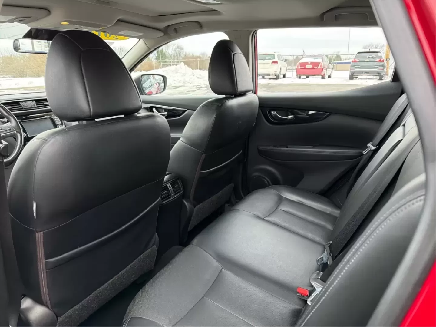 2018 Nissan Rogue SL (JN1BJ1CRXJW) with an 2L I-4 gasoline direct injection engine, located at 1184 Kauffman Ave, Fairborn, OH, 45324, (937) 908-9800, 39.807072, -84.030914 - 2018 Nissan Rogue SL - Photo#10