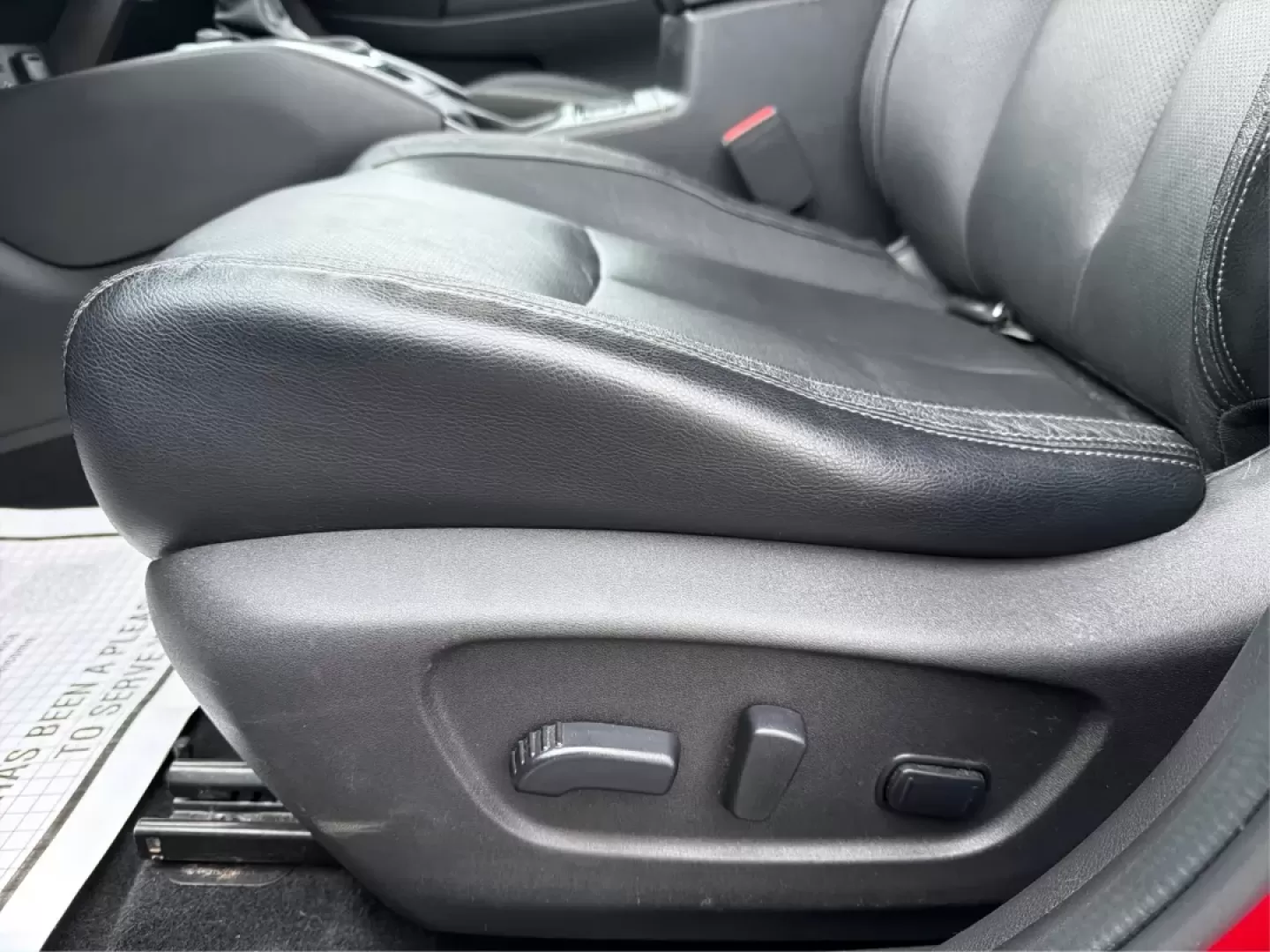 2018 Nissan Rogue SL (JN1BJ1CRXJW) with an 2L I-4 gasoline direct injection engine, located at 1184 Kauffman Ave, Fairborn, OH, 45324, (937) 908-9800, 39.807072, -84.030914 - 2018 Nissan Rogue SL - Photo#17