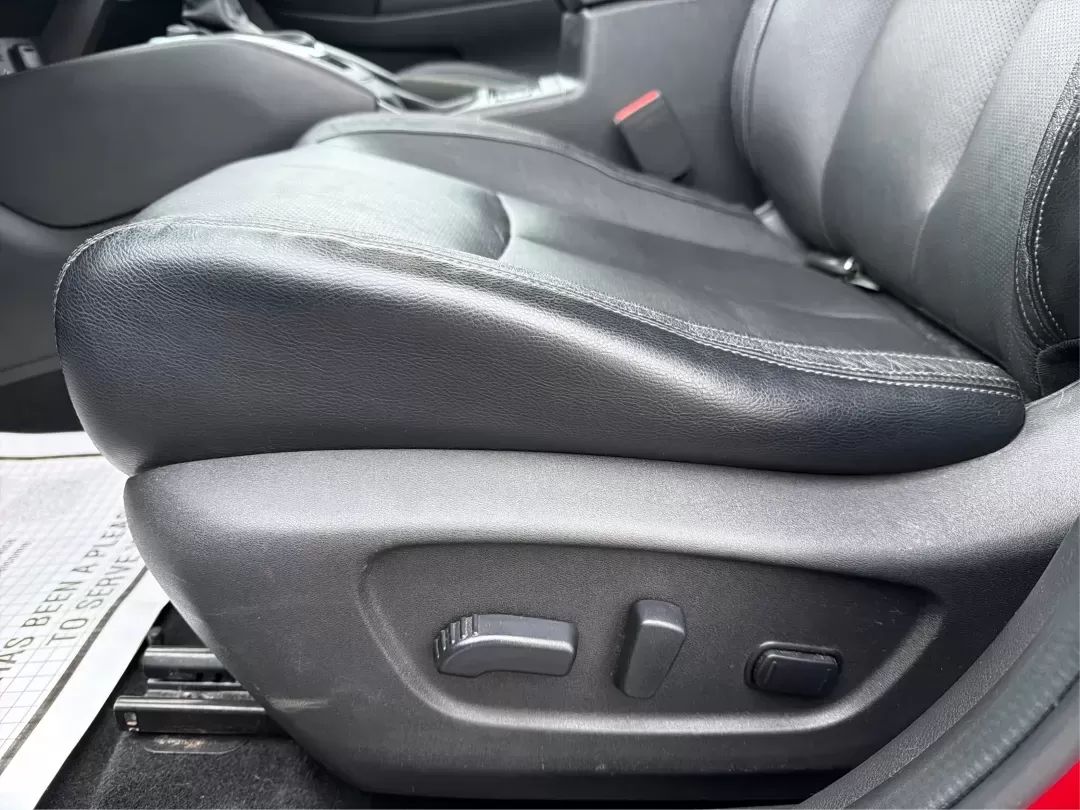 2018 Nissan Rogue SL (JN1BJ1CRXJW) with an 2L I-4 gasoline direct injection engine, located at 1184 Kauffman Ave, Fairborn, OH, 45324, (937) 908-9800, 39.807072, -84.030914 - **Adventure Awaits with the 2018 Nissan Rogue SL at Advantage Car and Credit - Fairborn!**<br /> <br /> Are you ready to elevate your driving experience and create unforgettable memories on the road? The 2018 Nissan Rogue SL is the ideal companion for growing families, weekend adventurers, or anyone - Photo#17