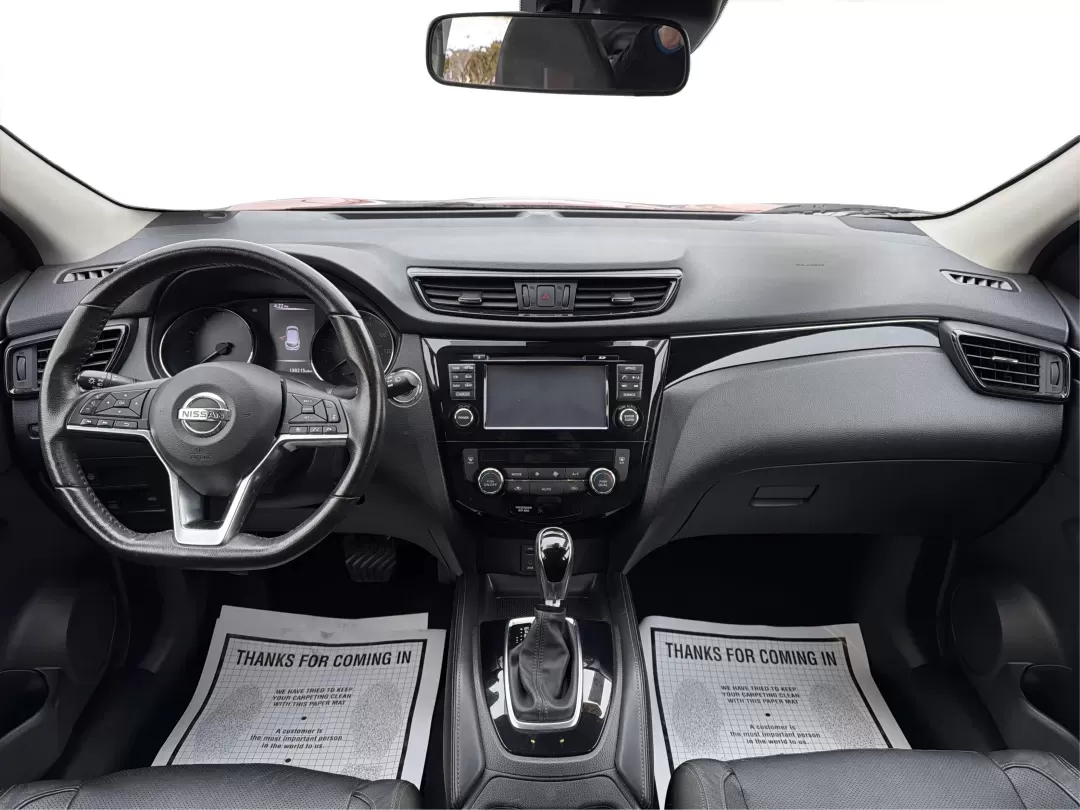 2018 Nissan Rogue SL (JN1BJ1CRXJW) with an 2L I-4 gasoline direct injection engine, located at 1184 Kauffman Ave, Fairborn, OH, 45324, (937) 908-9800, 39.807072, -84.030914 - **Adventure Awaits with the 2018 Nissan Rogue SL at Advantage Car and Credit - Fairborn!**<br /> <br /> Are you ready to elevate your driving experience and create unforgettable memories on the road? The 2018 Nissan Rogue SL is the ideal companion for growing families, weekend adventurers, or anyone - Photo#20