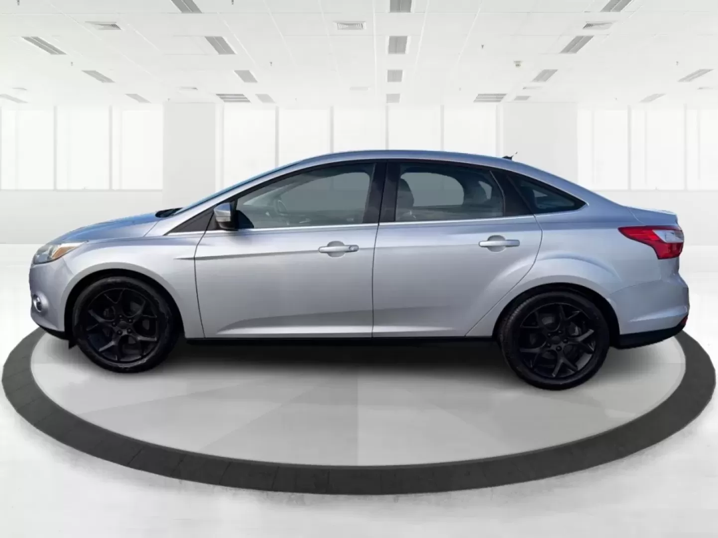 2012 Ford Focus SEL (1FAHP3H28CL) with an 2L I-4 gasoline direct injection engine, 6-Speed Automatic transmission, located at 8750 N County Rd 25A, Piqua, OH, 45356, (937) 908-9800, 40.164391, -84.232513 - ### Experience Comfort and Convenience with the 2012 Ford Focus SEL at Advantage Car and Credit - Piqua<br /> <br /> Are you searching for a reliable vehicle that perfectly complements your busy lifestyle? Whether you're commuting to work, running errands around Piqua, or planning a family road trip - Photo#5