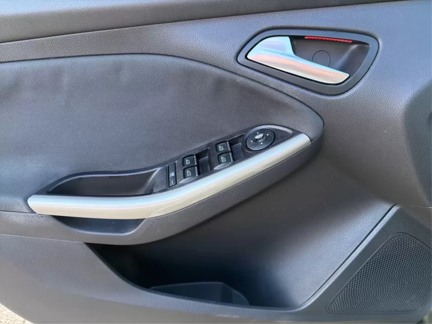 2012 Ford Focus SEL (1FAHP3H28CL) with an 2L I-4 gasoline direct injection engine, 6-Speed Automatic transmission, located at 8750 N County Rd 25A, Piqua, OH, 45356, (937) 908-9800, 40.164391, -84.232513 - ### Experience Comfort and Convenience with the 2012 Ford Focus SEL at Advantage Car and Credit - Piqua<br /> <br /> Are you searching for a reliable vehicle that perfectly complements your busy lifestyle? Whether you're commuting to work, running errands around Piqua, or planning a family road trip - Photo#19