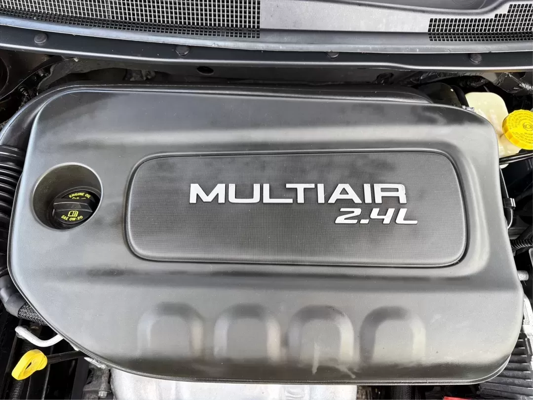 2015 Chrysler 200 Limited (1C3CCCAB3FN) with an 2.4L L4 DOHC 16V engine, 9-Speed Automatic transmission, located at 1951 S Dayton Lakeview Rd., New Carlisle, OH, 45344, (937) 908-9800, 39.890999, -84.050255 - **Elevate Your Everyday Commute with the 2015 Chrysler 200 Limited**<br /> <br /> Are you searching for a stylish and reliable sedan that can effortlessly handle your daily commutes and weekend adventures? Look no further than this stunning 2015 Chrysler 200 Limited, available now at Advantage Car a - Photo#11