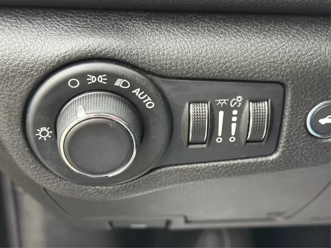 2015 Chrysler 200 Limited (1C3CCCAB3FN) with an 2.4L L4 DOHC 16V engine, 9-Speed Automatic transmission, located at 1951 S Dayton Lakeview Rd., New Carlisle, OH, 45344, (937) 908-9800, 39.890999, -84.050255 - **Elevate Your Everyday Commute with the 2015 Chrysler 200 Limited**<br /> <br /> Are you searching for a stylish and reliable sedan that can effortlessly handle your daily commutes and weekend adventures? Look no further than this stunning 2015 Chrysler 200 Limited, available now at Advantage Car a - Photo#17